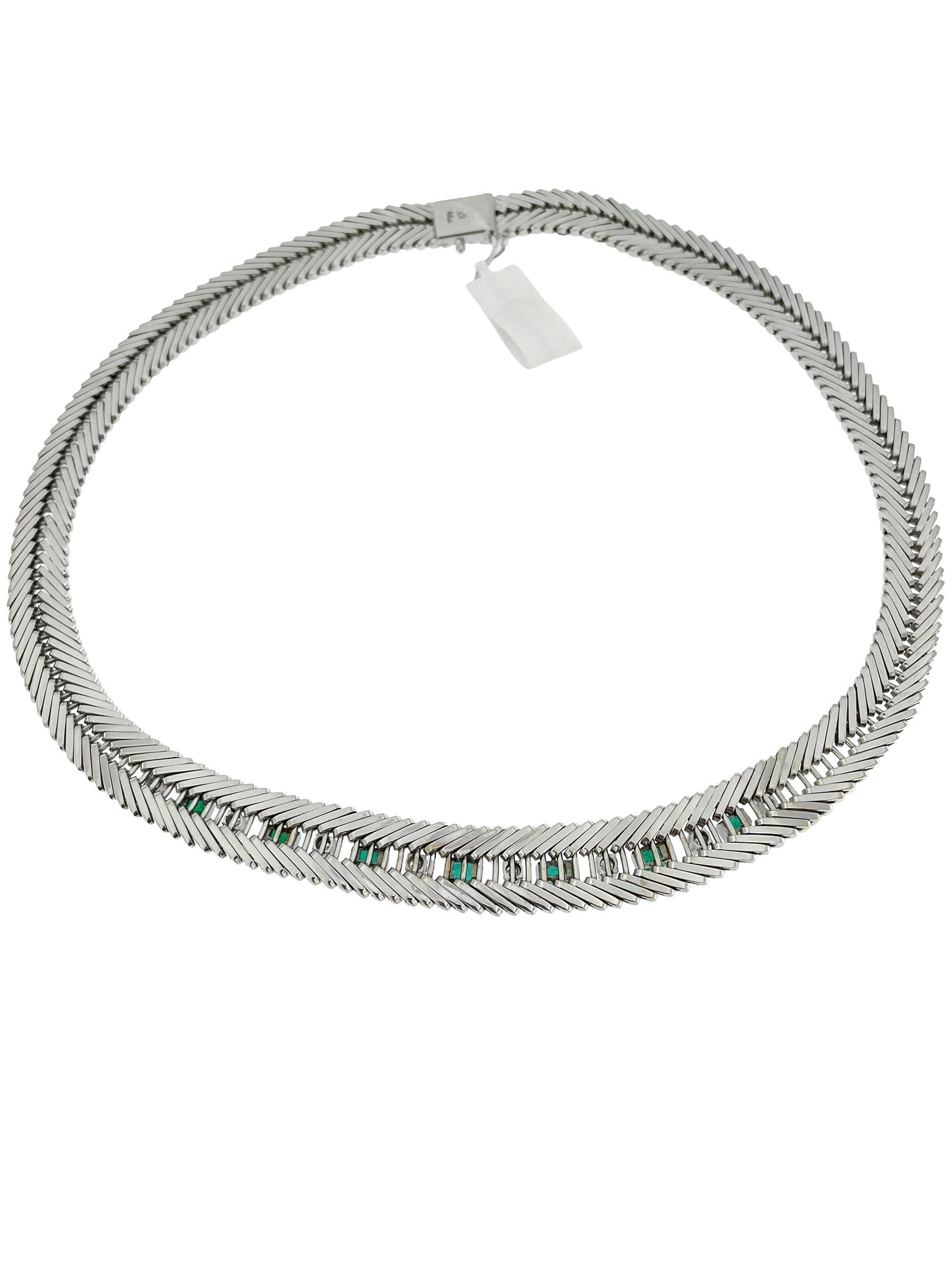 Women's or Men's IGI Certified White Gold Diamonds and Emeralds Italian Choker Necklace For Sale