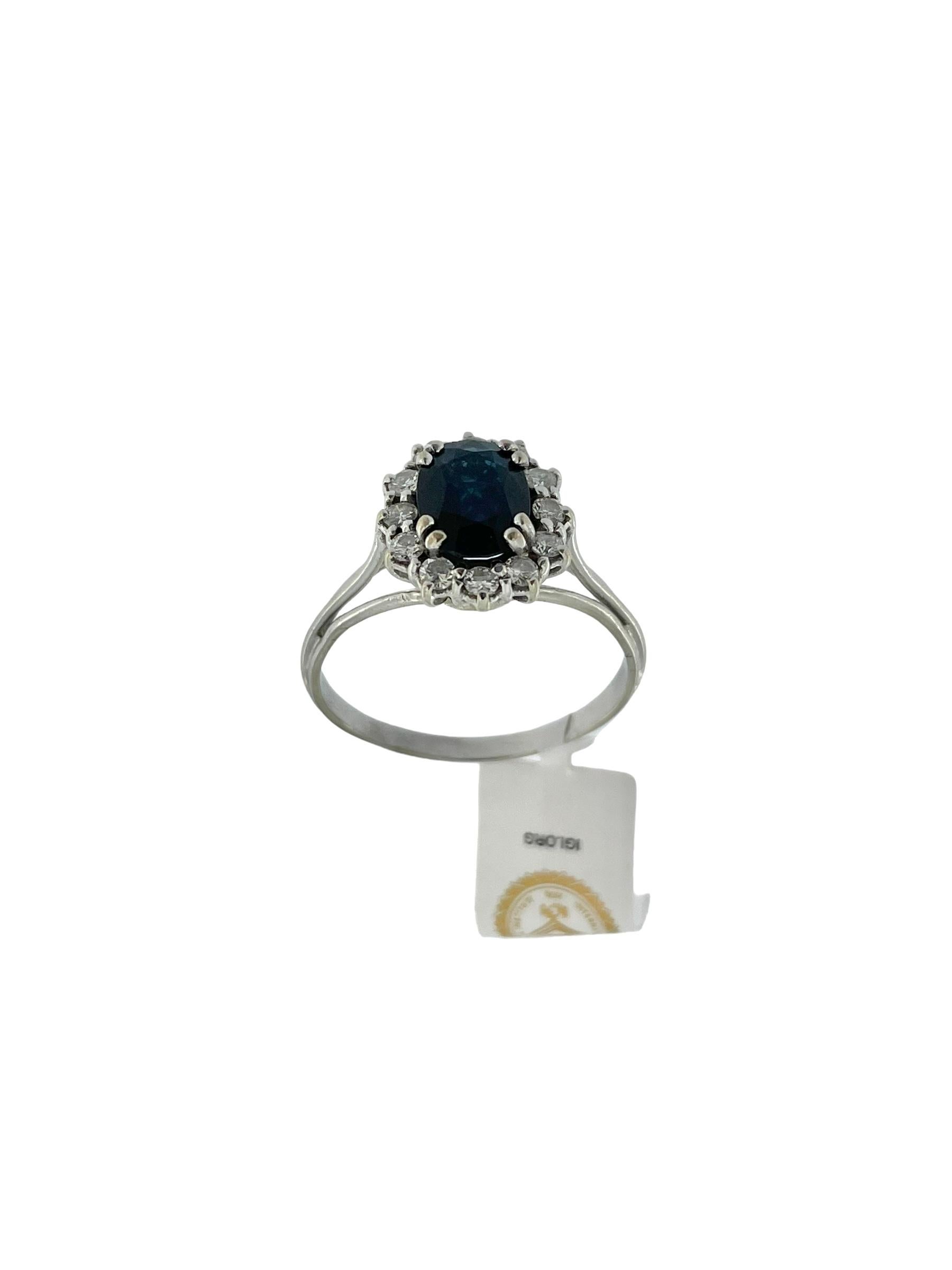 Mixed Cut IGI Certified White Gold Diamonds and Sapphire Classic Ring  For Sale