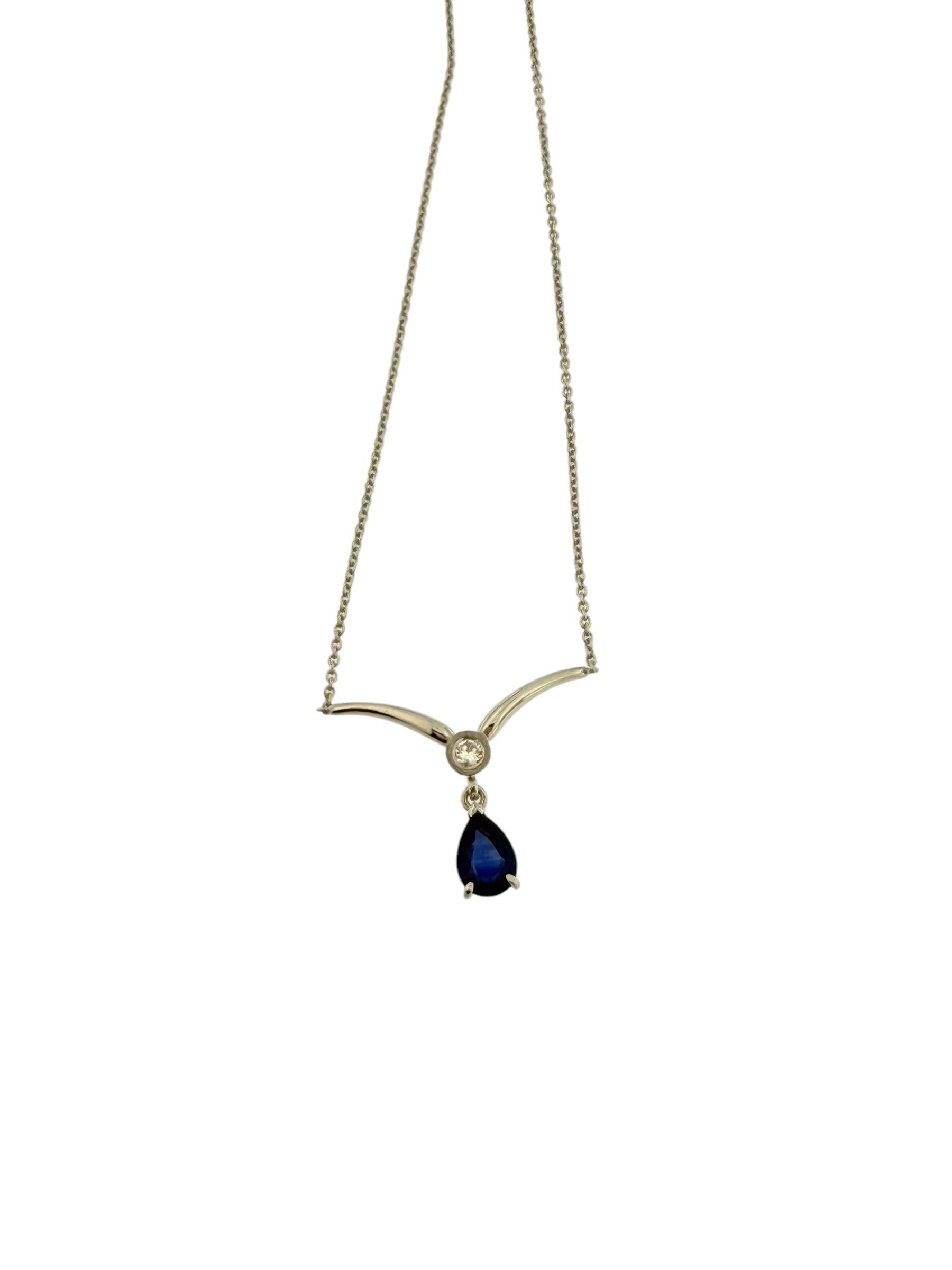 Mixed Cut IGI Certified White Gold Necklace with Sapphire and Diamond For Sale