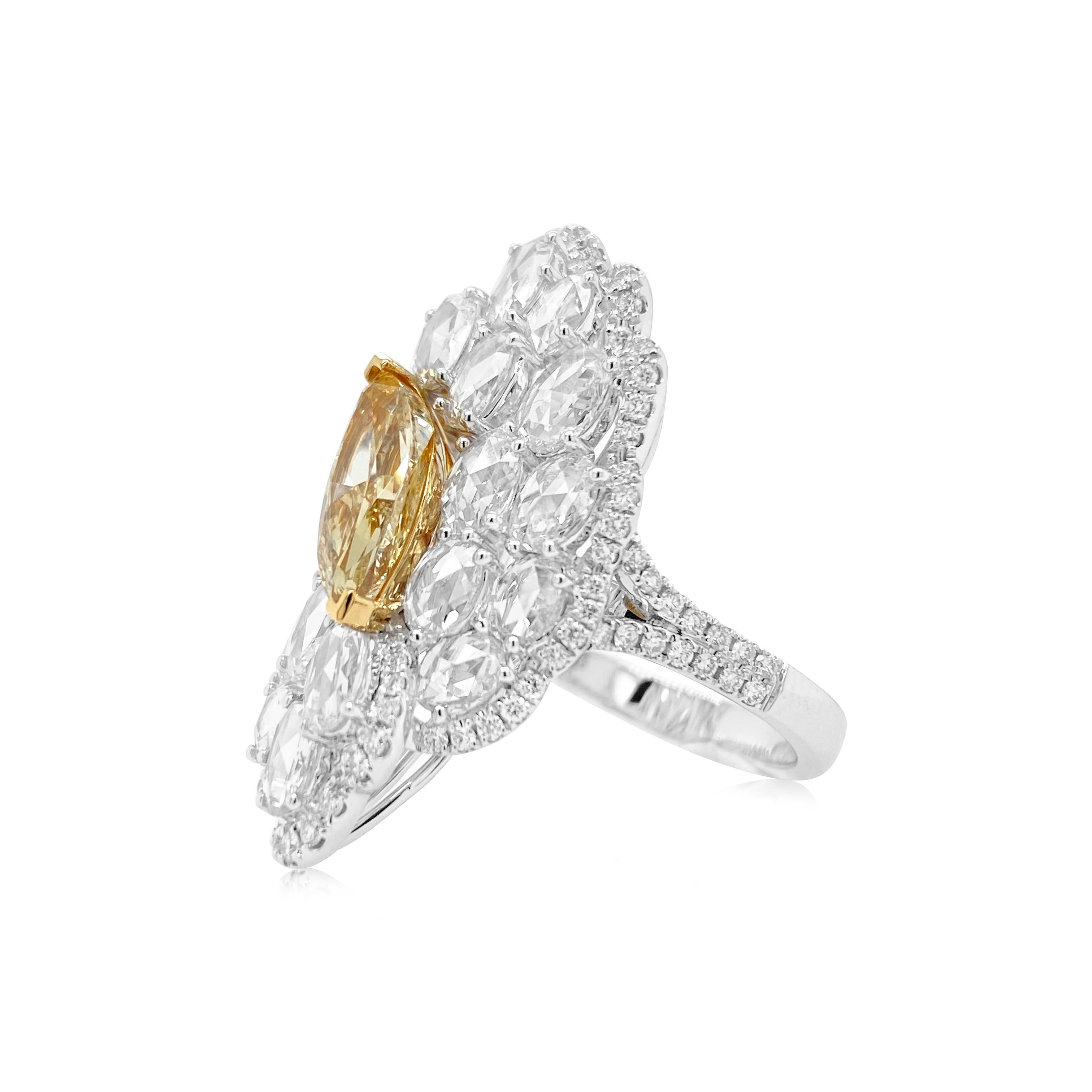 IGI Certified Yellow and White Diamond Cocktail Ring In New Condition In Hong Kong, HK