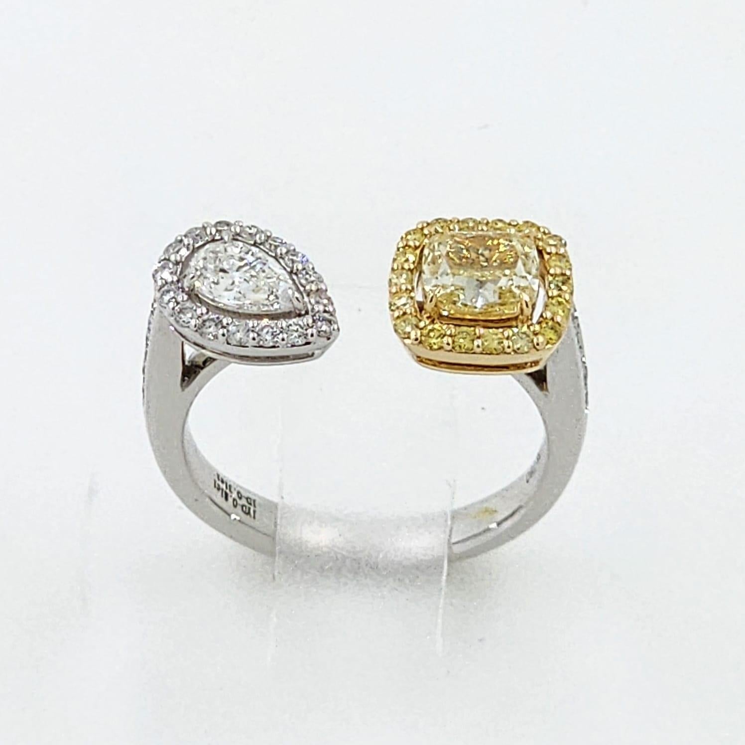 Bague Toi Et Moi certifiée IGI en 18 carats, diamant jaune coussin et diamant poire  en vente 3