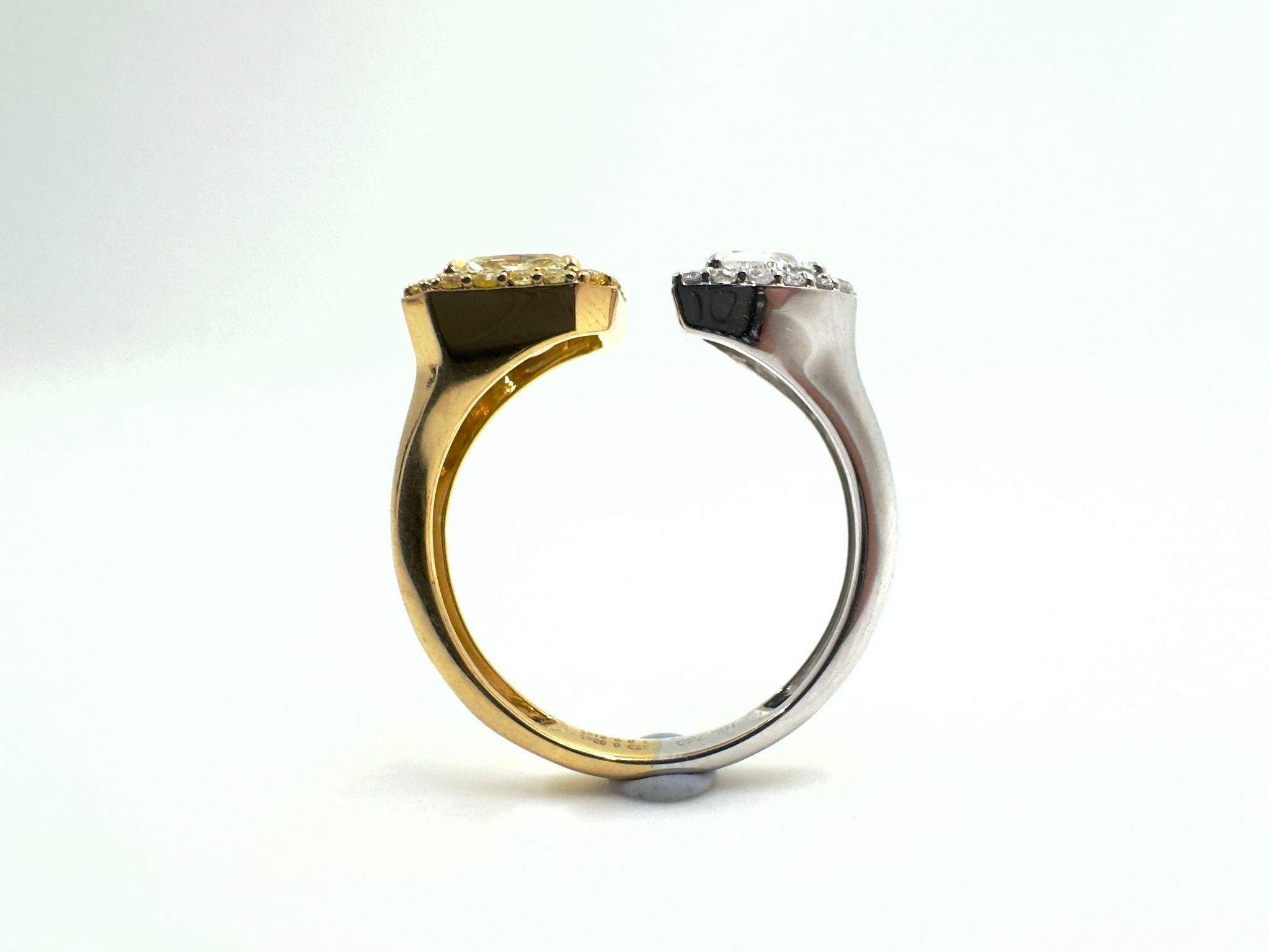 Toi Et Moi-Ring aus 18 Karat, IGI-zertifizierter gelber Smaragd, Diamant und birnenförmiger Diamant  (Smaragdschliff) im Angebot