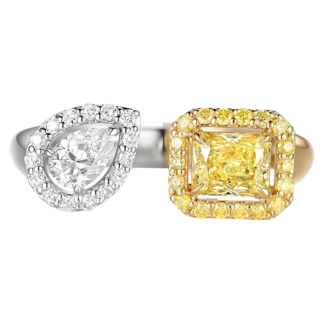 Toi Et Moi-Ring aus 18 Karat, IGI-zertifizierter gelber Smaragd, Diamant und birnenförmiger Diamant  im Angebot