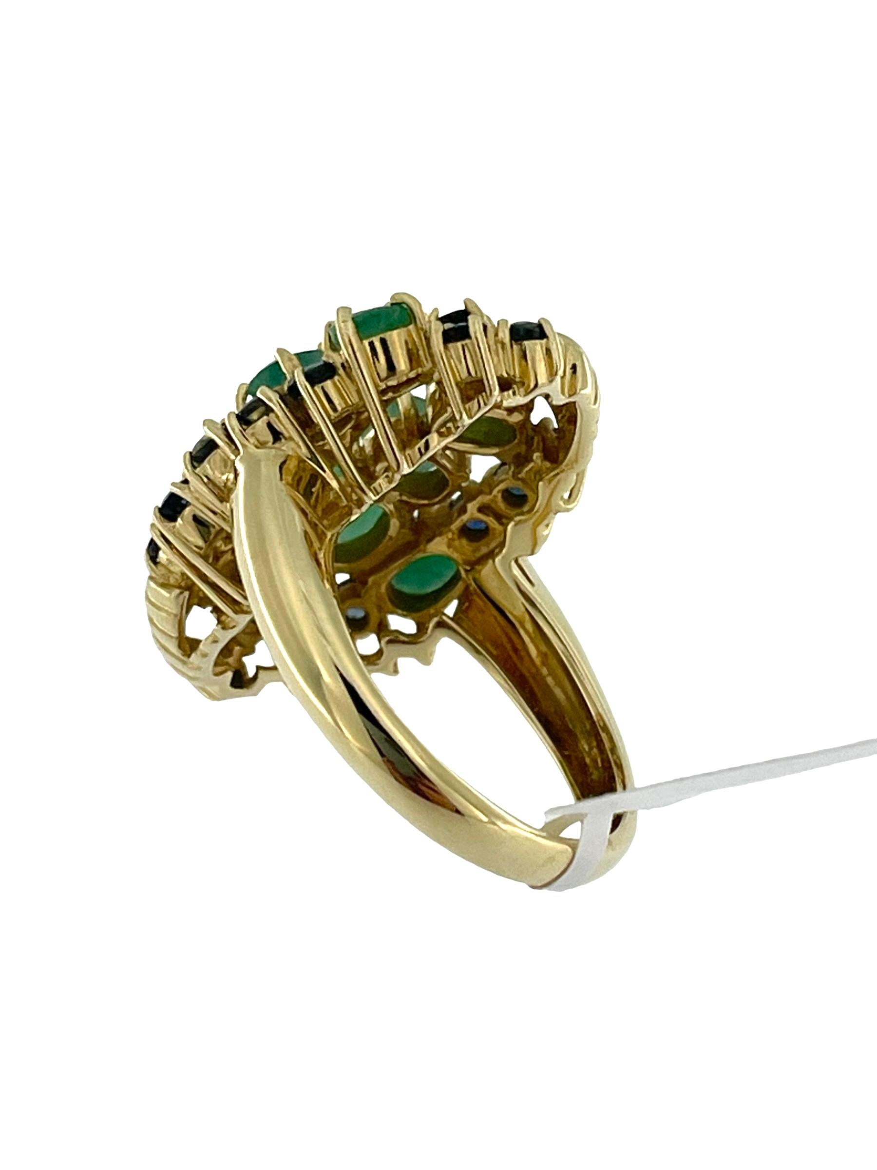 Bague cocktail en or jaune certifiée IGI, diamants, saphirs et émeraudes en vente 2