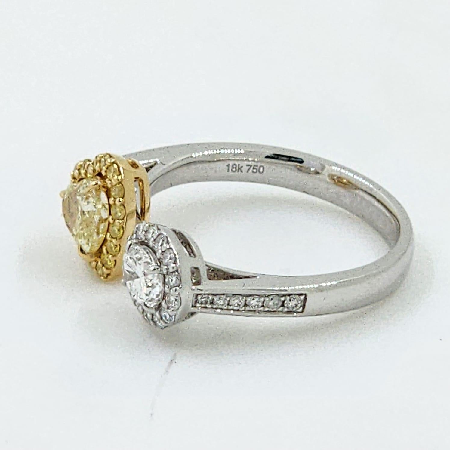 IGI CERTIFIED Yellow Heart Diamond and Oval Diamond Toi Et Moi Ring in 18k Gold In New Condition For Sale In Hong Kong, HK