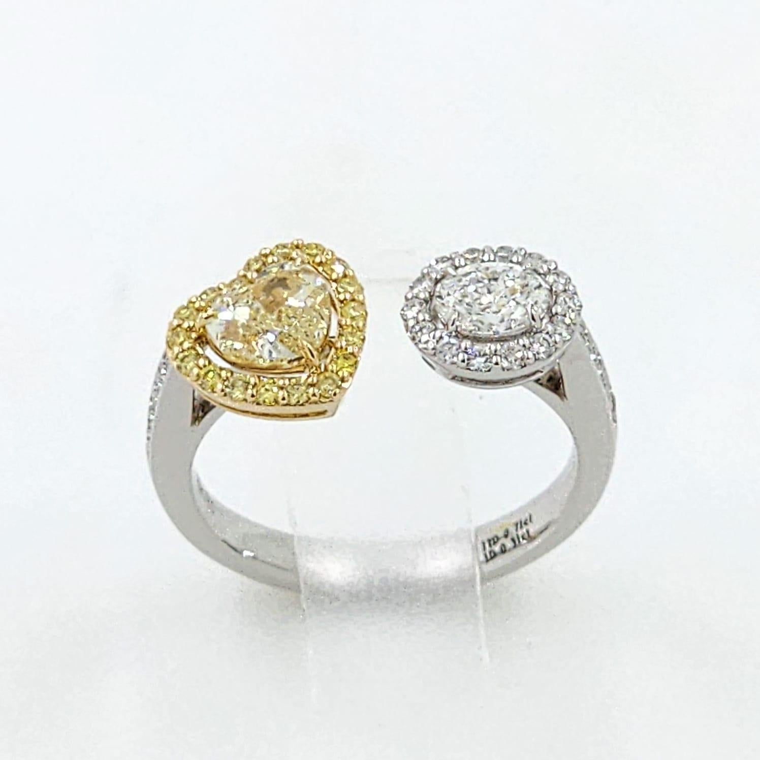 IGI CERTIFIED Yellow Heart Diamond and Oval Diamond Toi Et Moi Ring in 18k Gold For Sale 3