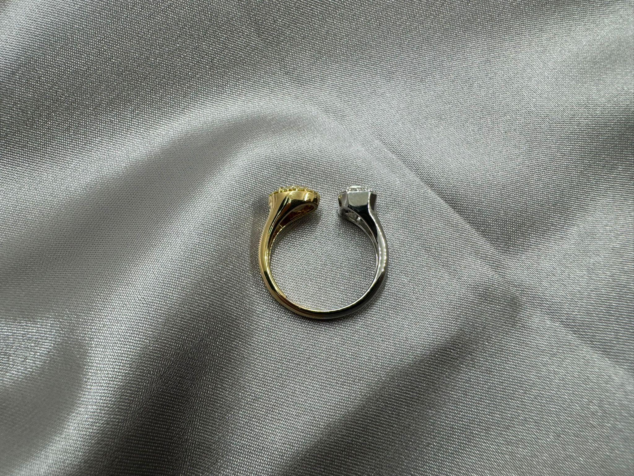 IGI zertifizierter gelber ovaler Diamant und Smaragd-Diamant Toi Et Moi Ring in 18k  im Angebot 4