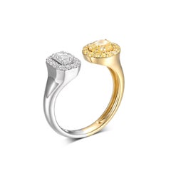 IGI CERTIFIED Yellow Oval Diamond and Emerald Diamond Toi Et Moi Ring in 18k