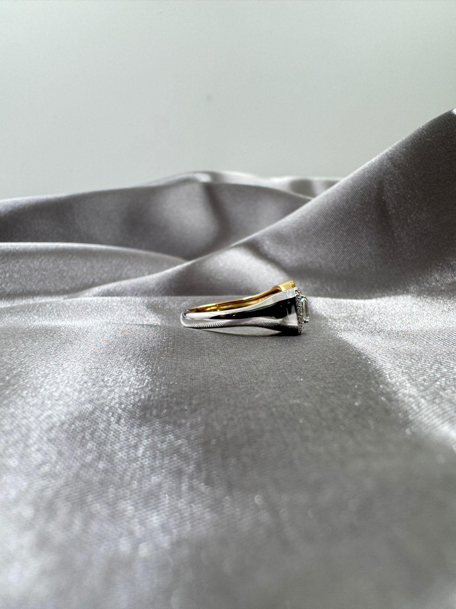 IGI zertifizierter gelber ovaler Diamant und Smaragd-Diamant Toi Et Moi Ring in 18k  im Angebot 2
