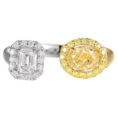 IGI CERTIFIED Yellow Oval Diamond and Emerald Diamond Toi Et Moi Ring in 18k