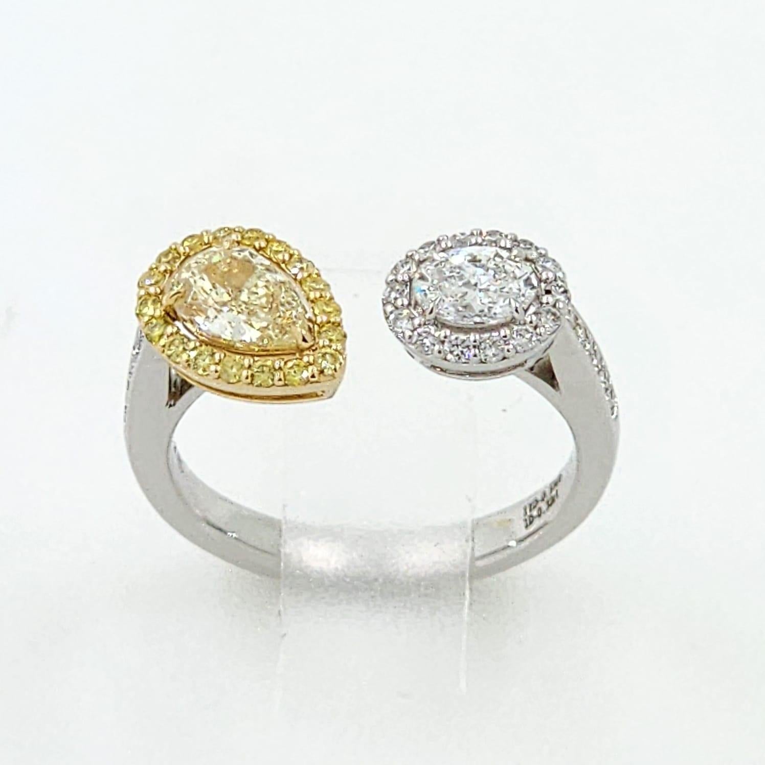 IGI CERTIFIED Yellow Pear Diamond and Oval Diamond Toi Et Moi Ring in 18k Gold For Sale 2