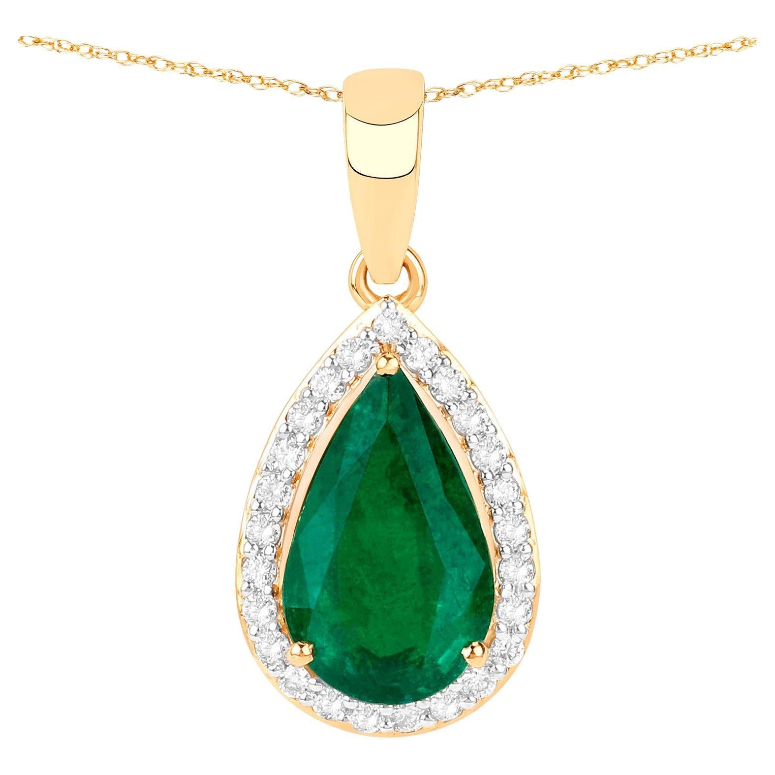 IGI Certified Zambian Emerald Necklace With Diamonds 1.76 Carats 14K Yellow Gold For Sale