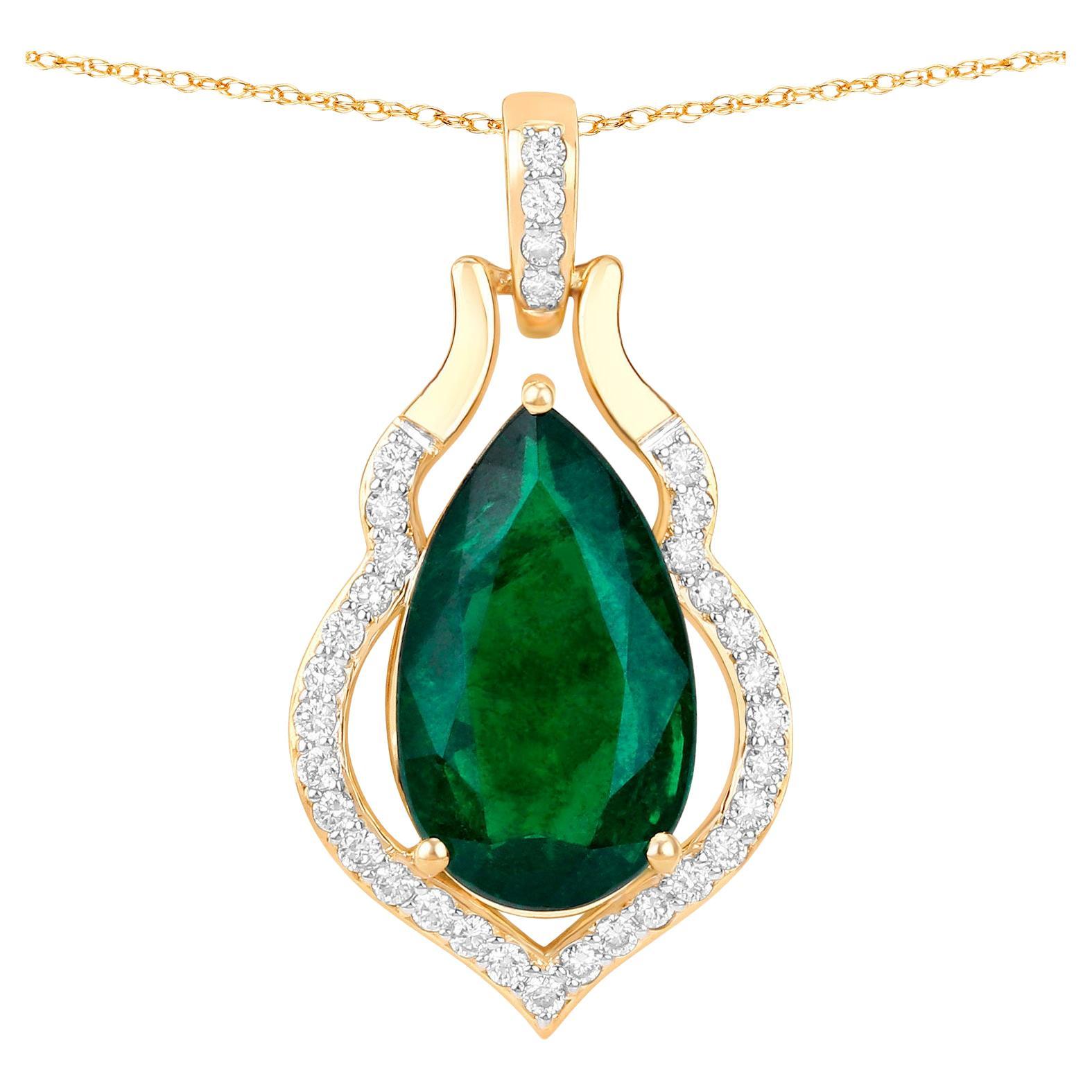 IGI Certified Zambian Emerald Necklace With Diamonds 3.60 Carats 14K Yellow Gold For Sale