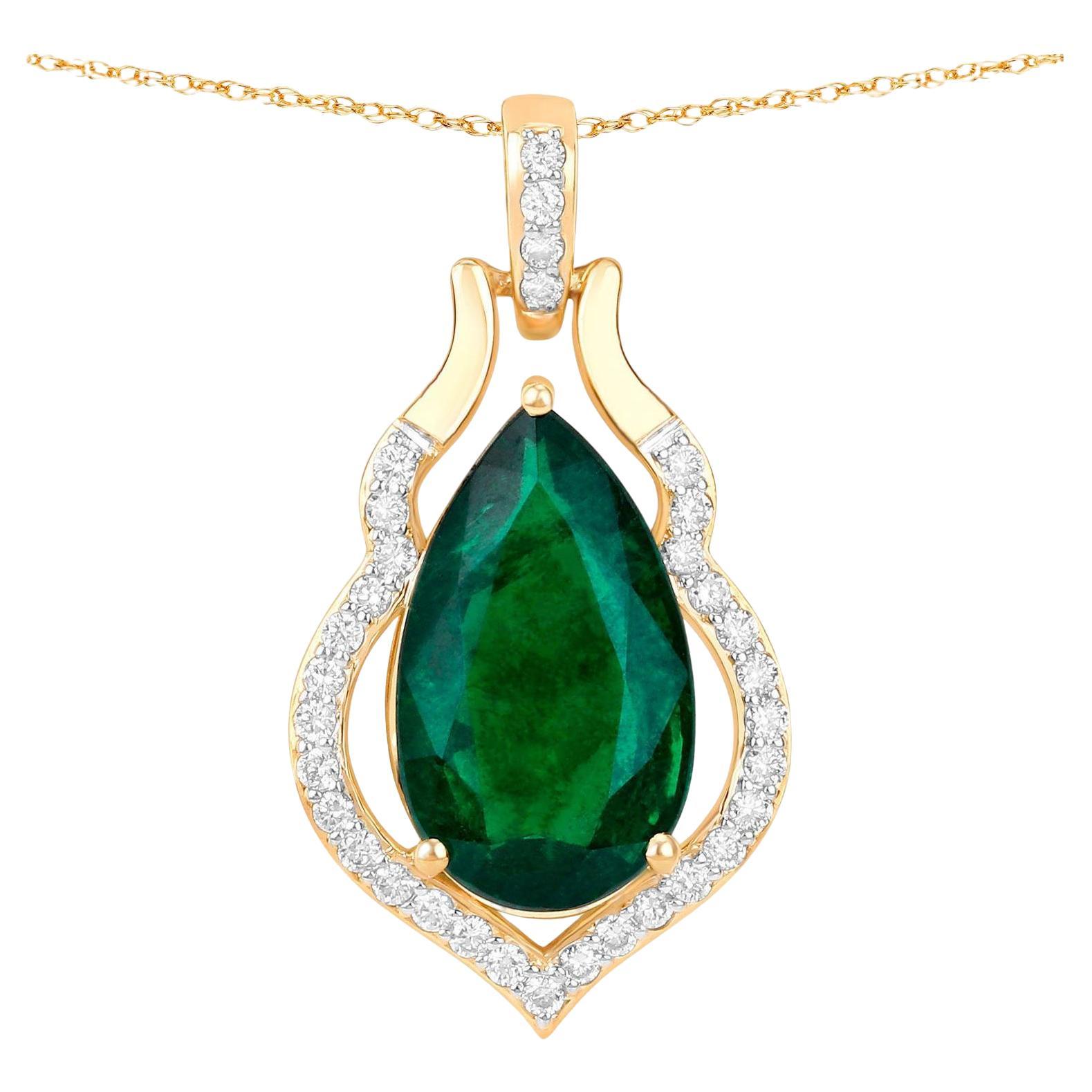 IGI Certified Zambian Emerald Necklace With Diamonds 3.60 Carats 14K Yellow Gold For Sale