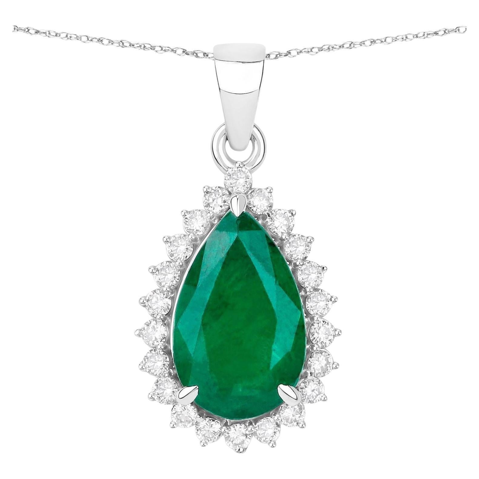 Collier pendentif émeraude de Zambie certifiée IGI de 3,07 carats en or blanc 14 carats en vente