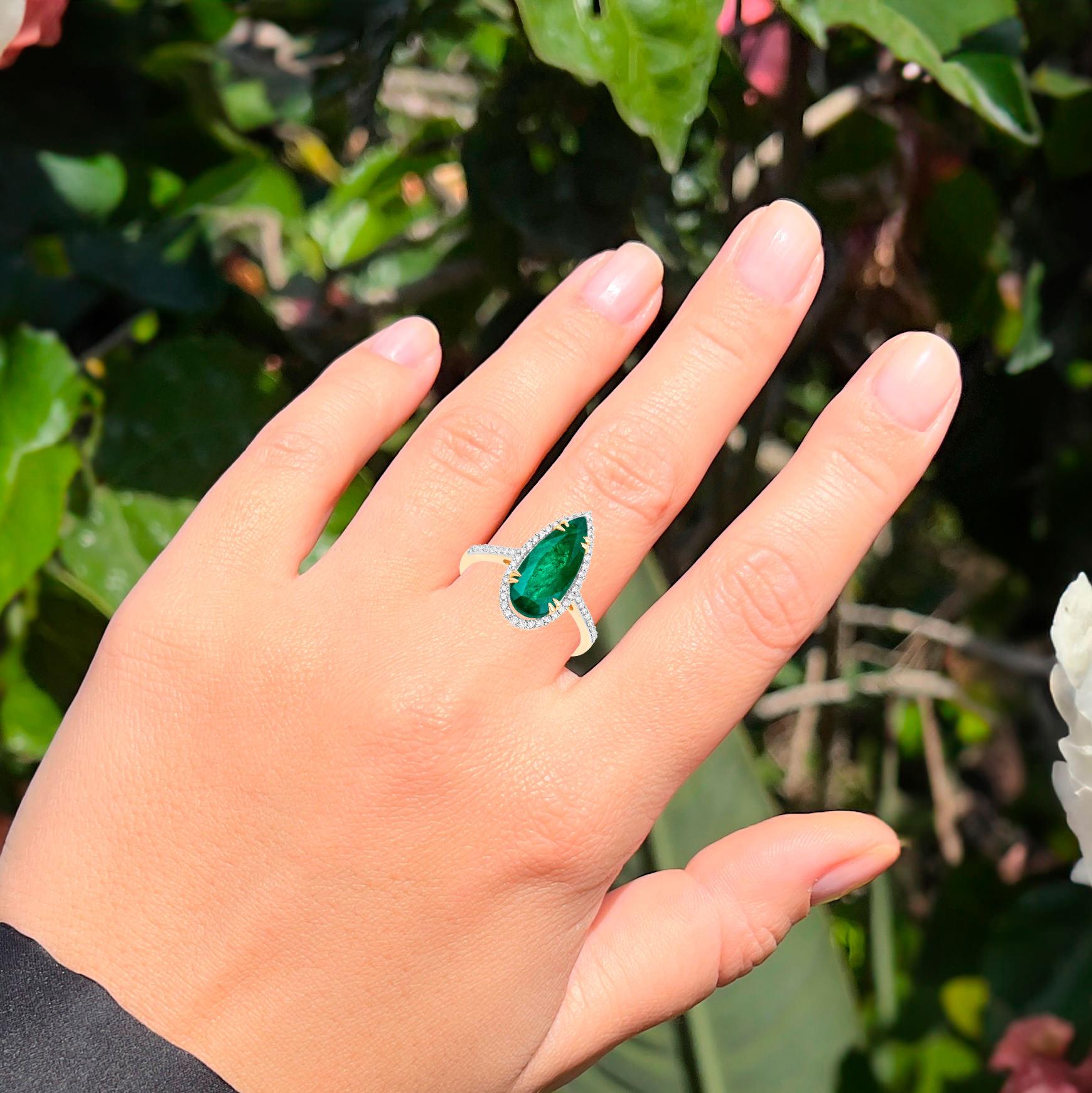 Contemporary IGI Certified Zambian Emerald Ring With Diamonds 3.39 Carats 14K Yellow Gold For Sale