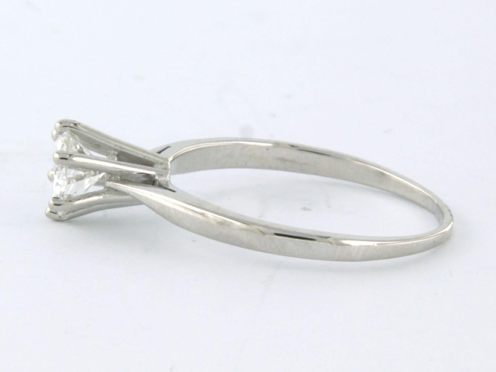 Informe sobre el diamante IGI Anillo con diamante talla brillante de hasta 0,66 ct Oro de 14k Corte brillante en venta