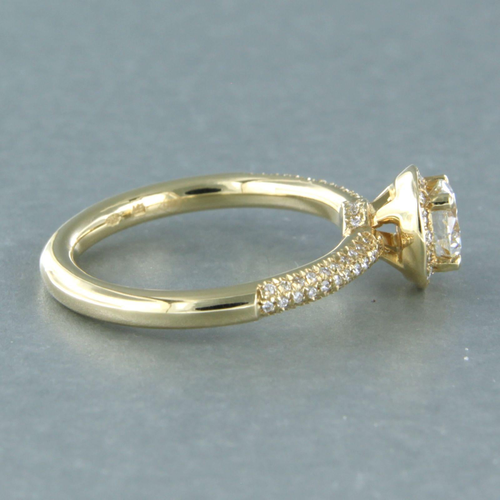 Bague en or jaune 14k sertie d'un diamant taille brillant jusqu'à 0.94ct - G, F/G - VVS2, VS/SI - taille de bague U.S. 7.75 - EU. 18 (56)

description détaillée :

Le haut de l'anneau mesure 8,3 mm de large et 7,9 mm de haut.

poids : 5,1