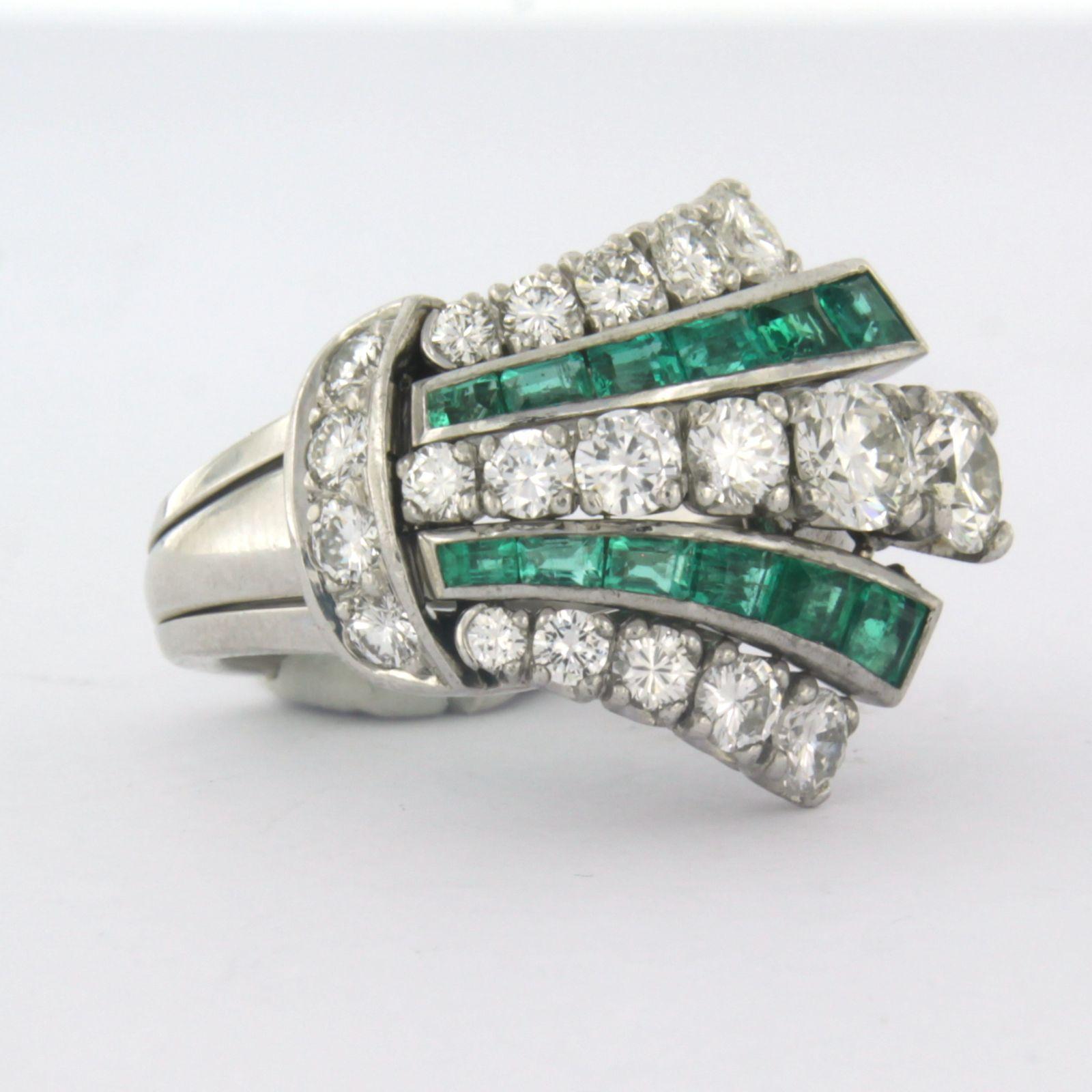 Brilliant Cut IGI diamond report - RIng with emerald and diamonds 18k white gold For Sale
