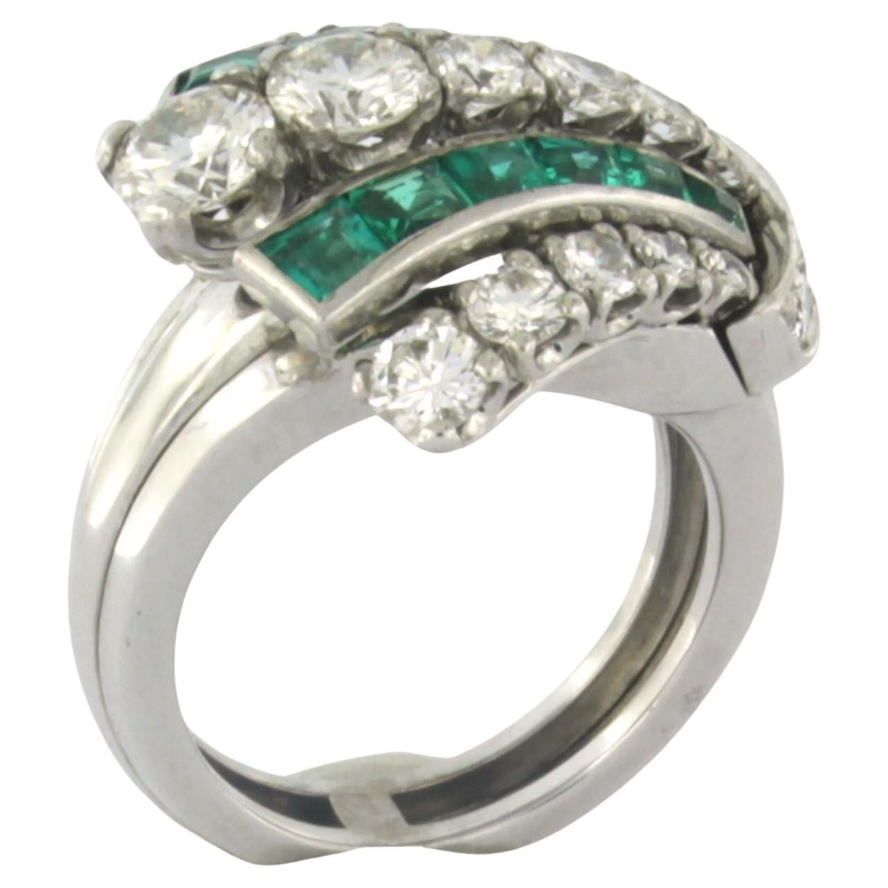 IGI diamond report - RIng with emerald and diamonds 18k white gold For Sale