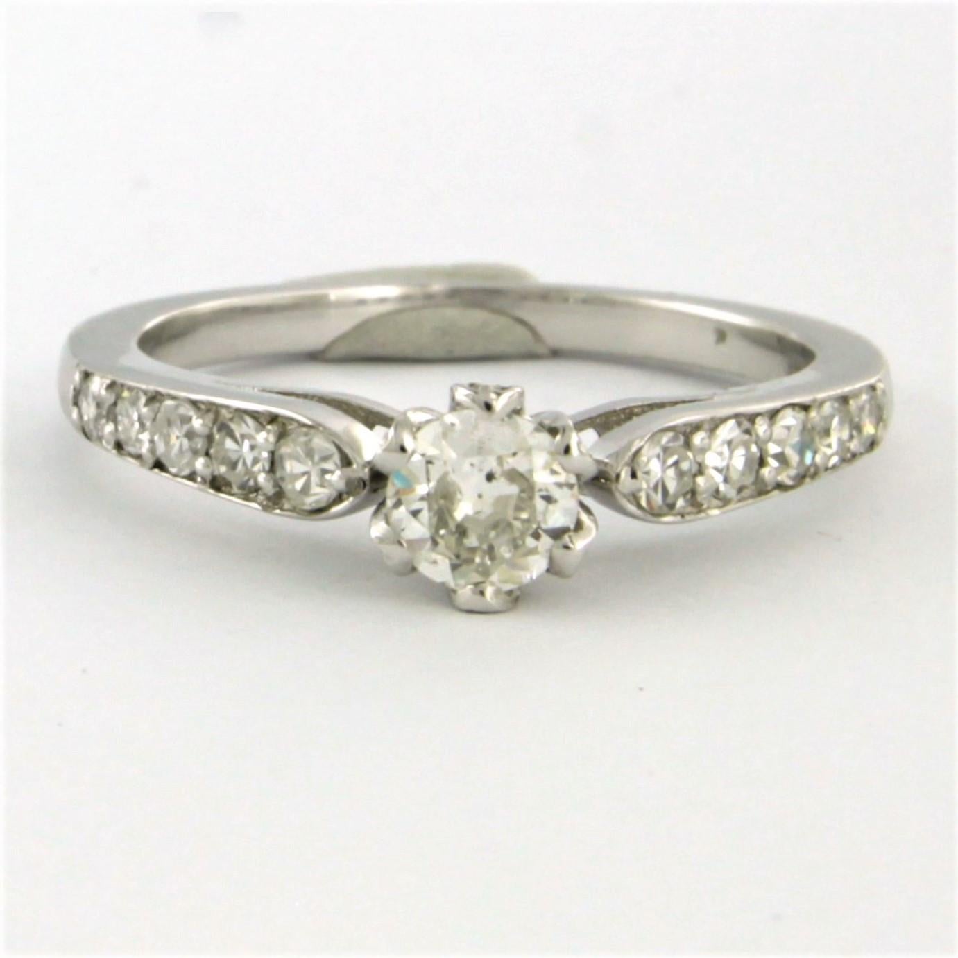 IGI JEWELREPORT - 14k white gold ring set with diamond 0.70 ct - ring size US 7 - EU 17.25 (54)

detailed description:

Including IGI certificate - F4J73109 ANTWERP, March 14, 2016

ring is approximately 5.5 mm wide at the top

ring size US 7 - EU