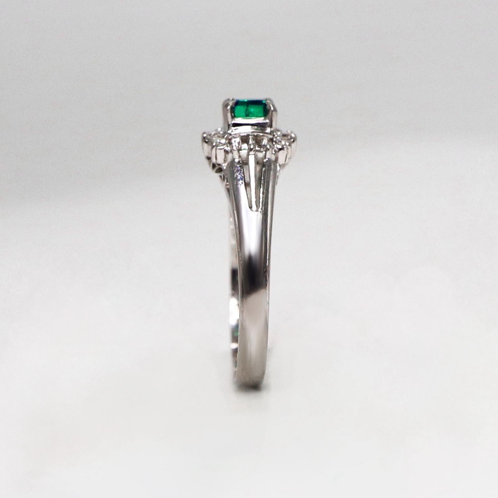 De las mujeres IGI Anillo de compromiso de platino de 0.22 ct Esmeralda colombiana antigua estilo Art Decó en venta