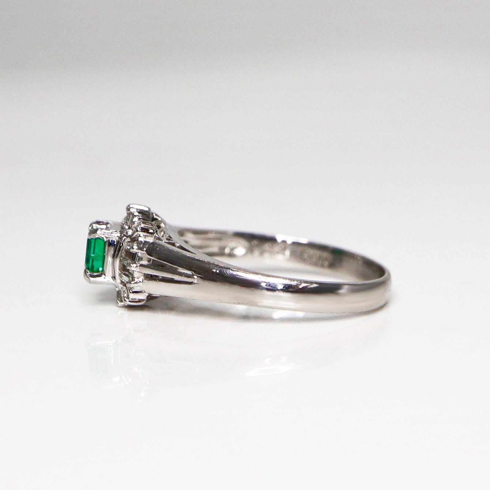 IGI Anillo de compromiso de platino de 0.22 ct Esmeralda colombiana antigua estilo Art Decó en venta 1