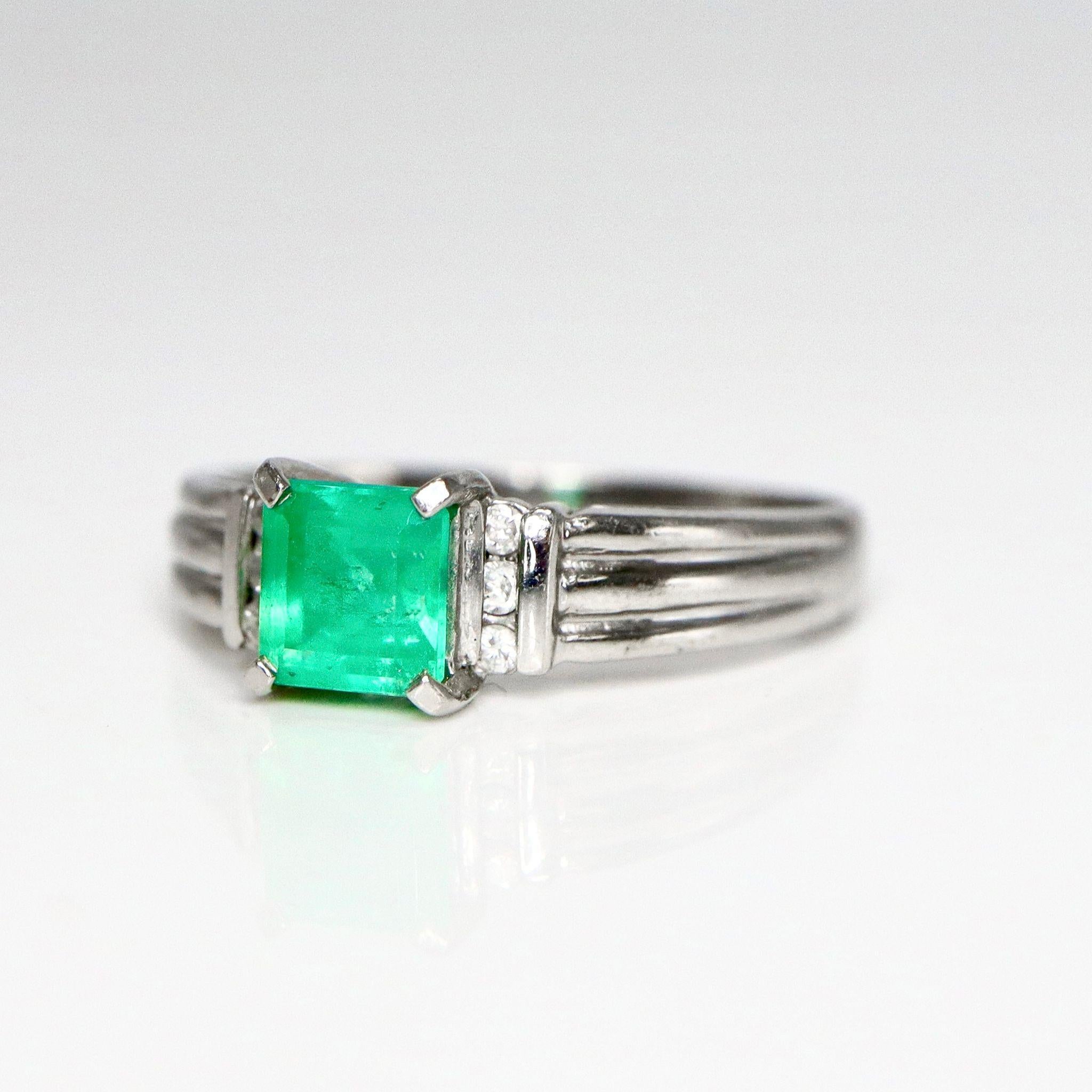 Esmeralda IGI Platino 0,50 ct Colombia  Anillo de compromiso Corte esmeralda en venta