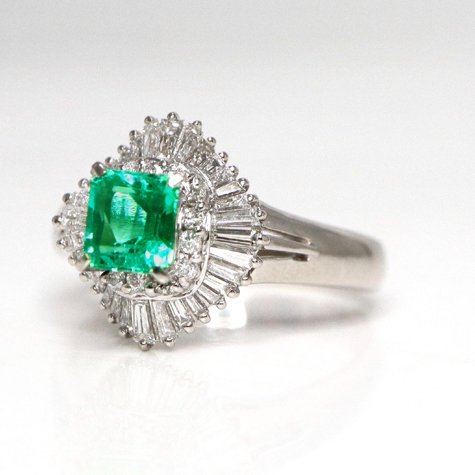 Contemporain Bague de fiançailles en platine IGI 0.59 ct Colombia Emerald Antique Art Deco Style en vente
