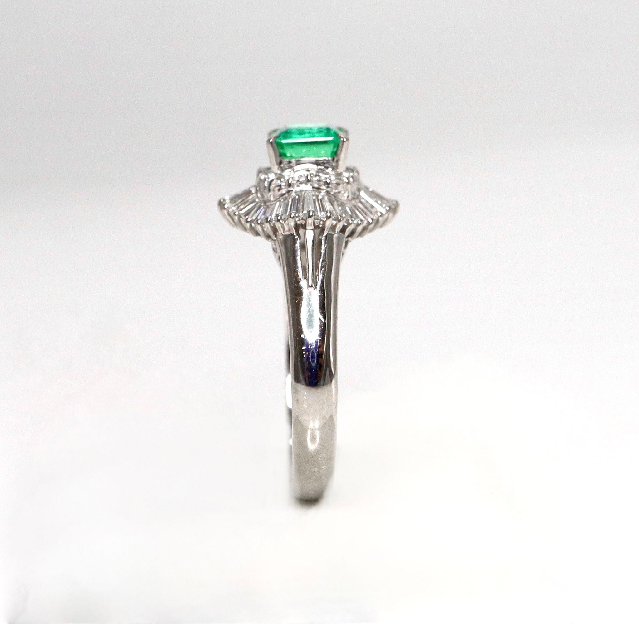 Bague de fiançailles en platine IGI 0.59 ct Colombia Emerald Antique Art Deco Style Neuf - En vente à Kaohsiung City, TW