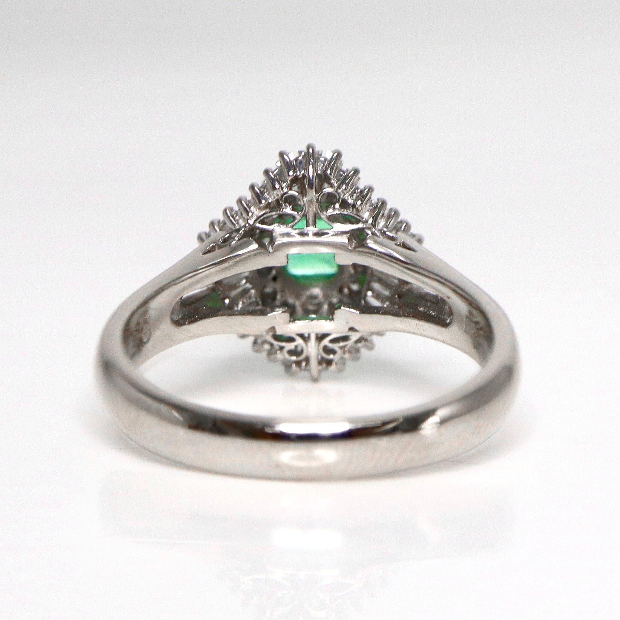 Bague de fiançailles en platine IGI 0.59 ct Colombia Emerald Antique Art Deco Style en vente 1