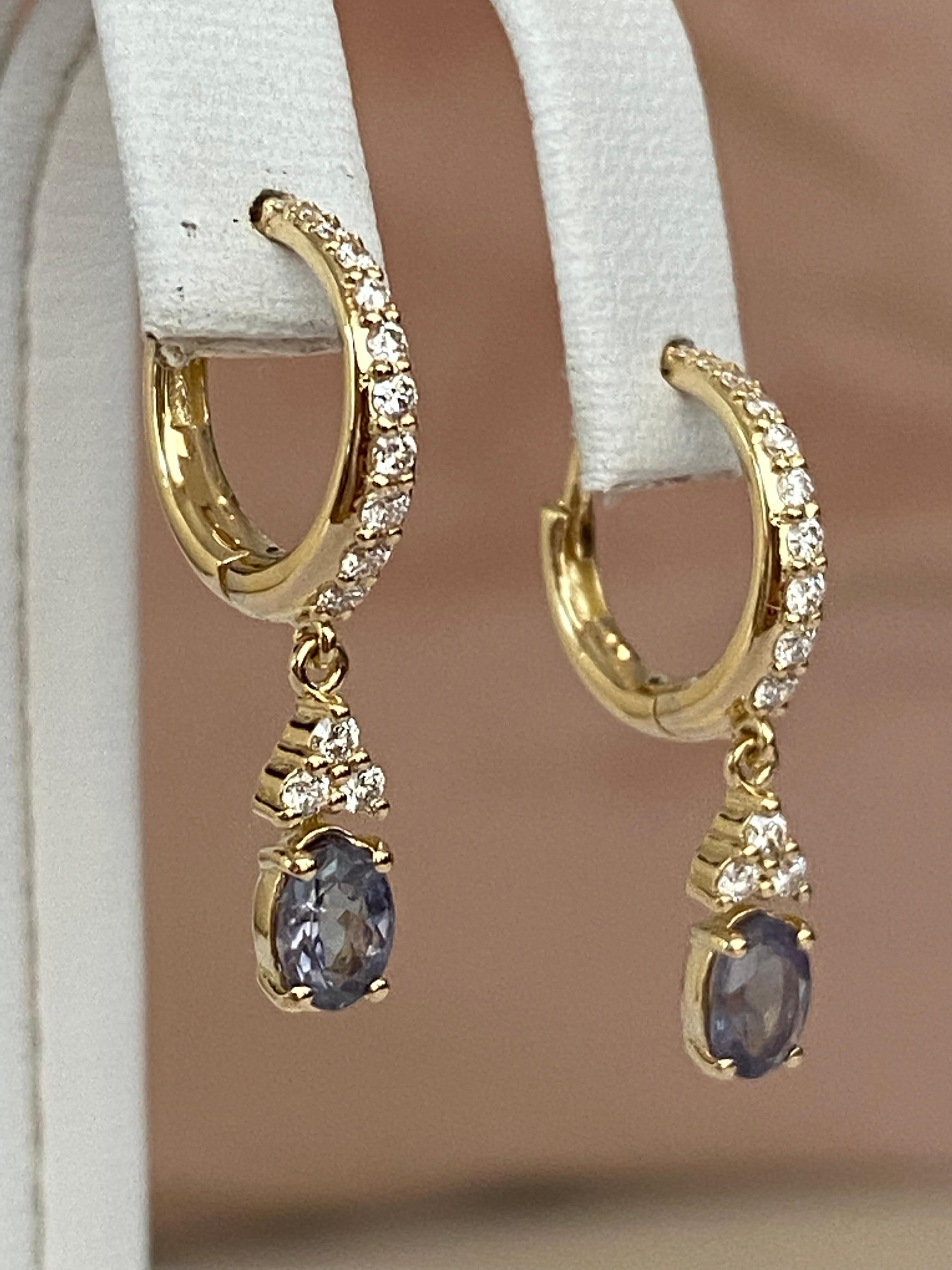 IGI  Report Orecchini in oro giallo con alessandrite e diamanti da 0,92 carati Nature in vendita 4