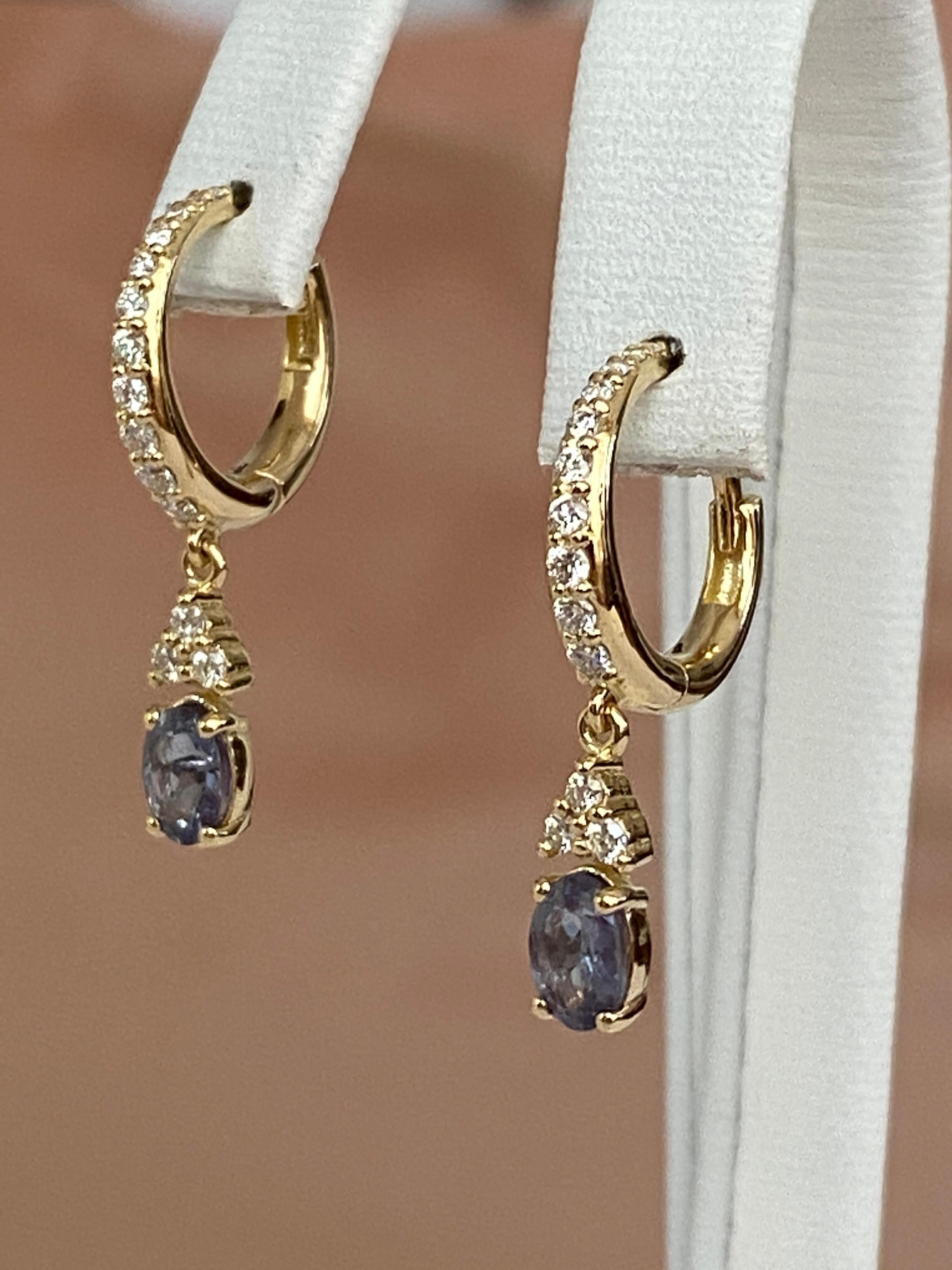 IGI  Report Orecchini in oro giallo con alessandrite e diamanti da 0,92 carati Nature in vendita 5