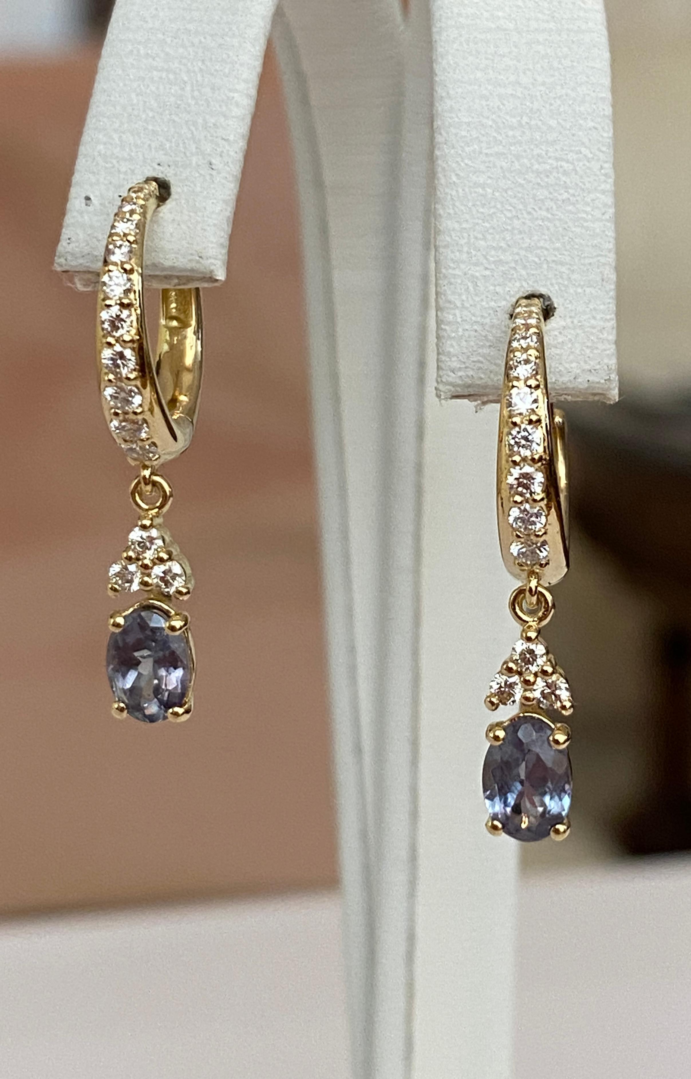 Napoleone III IGI  Report Orecchini in oro giallo con alessandrite e diamanti da 0,92 carati Nature in vendita