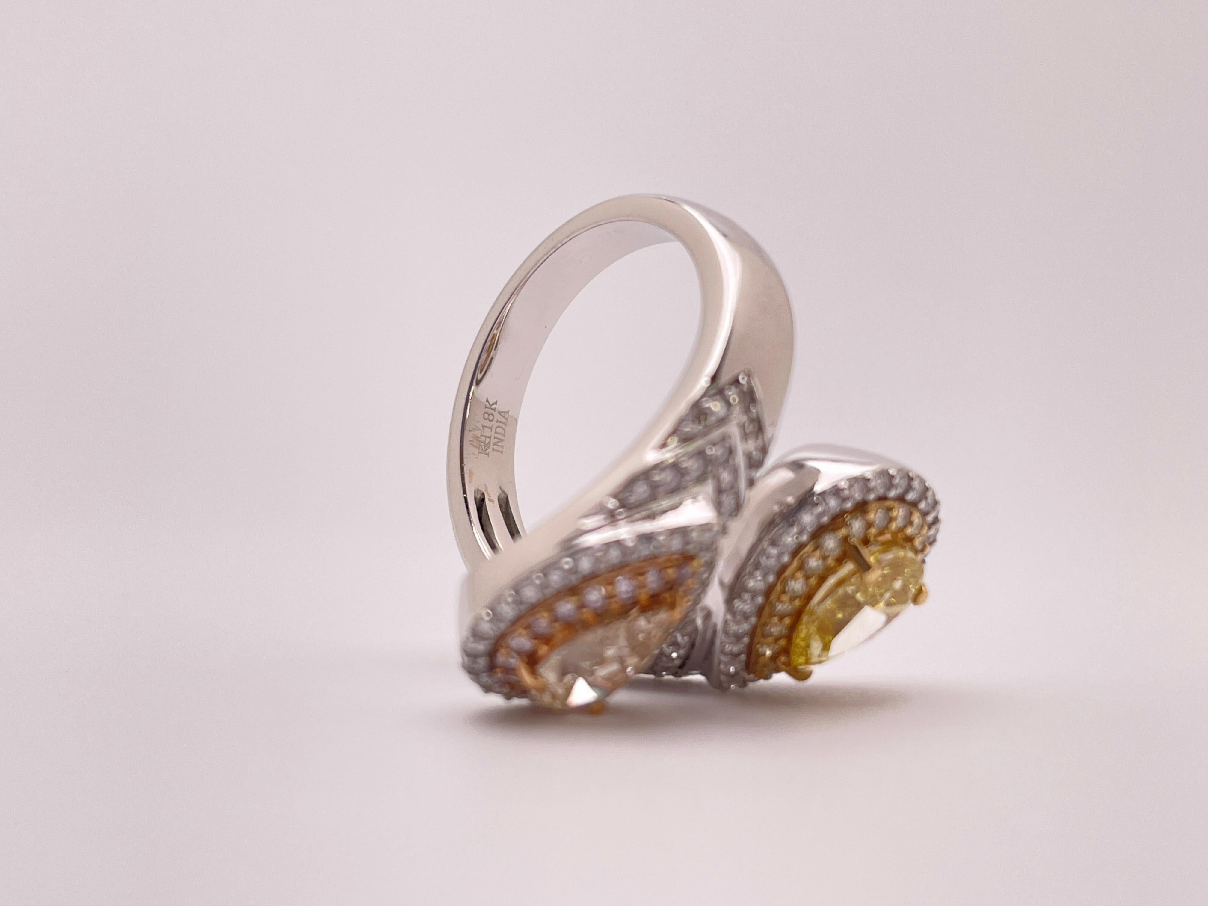 Bague de fiançailles IGI Twin Natural Fancy Yellow & Champagne Diamonds en or 18K en vente 10