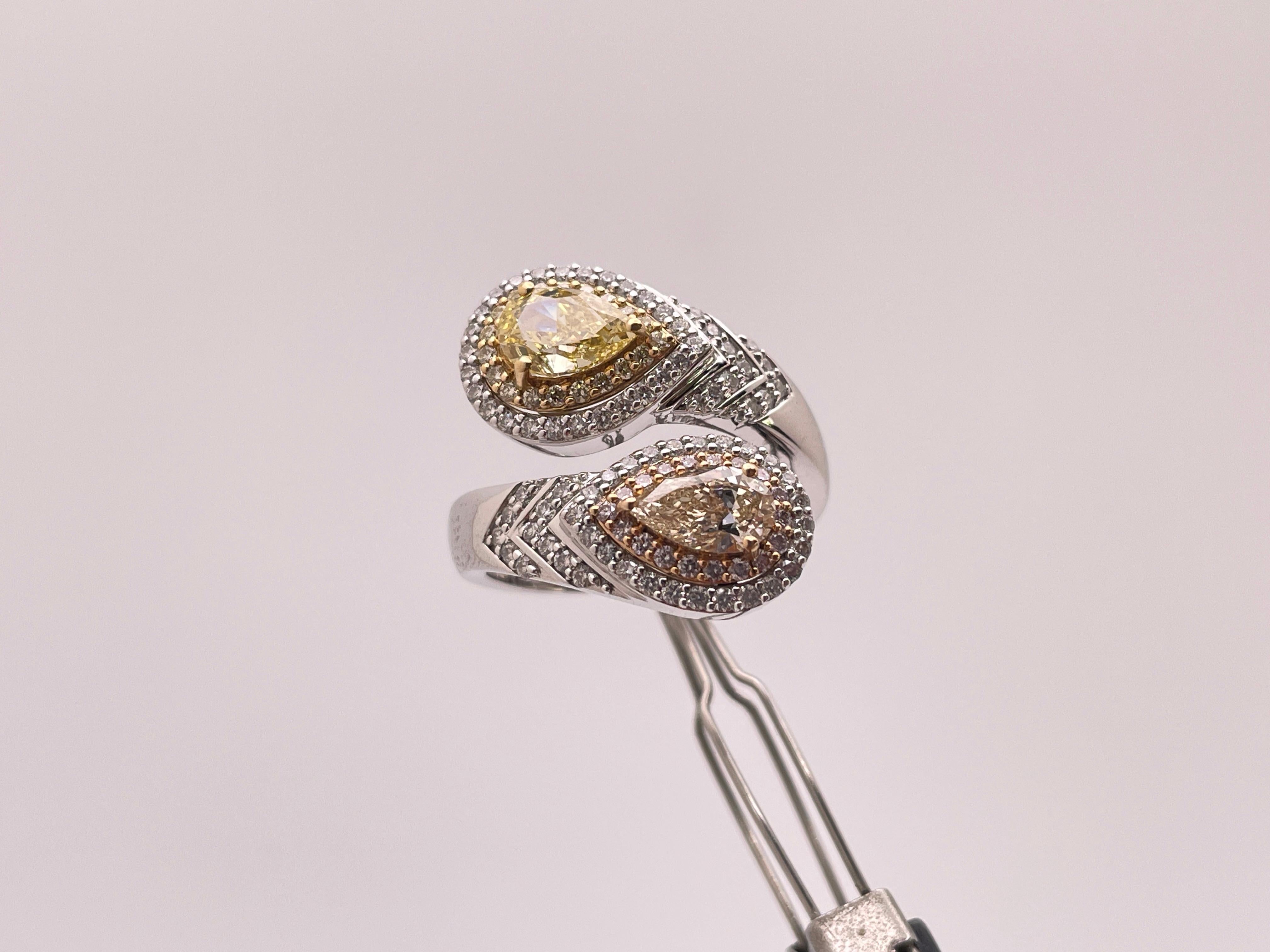 Bague de fiançailles IGI Twin Natural Fancy Yellow & Champagne Diamonds en or 18K en vente 9