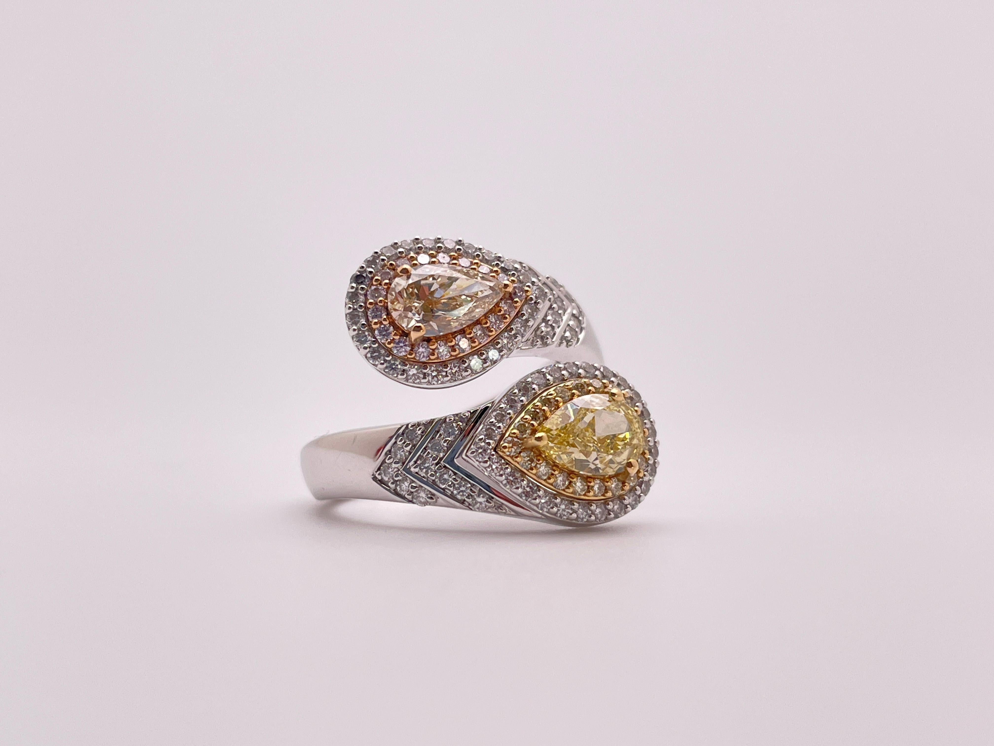Bague de fiançailles IGI Twin Natural Fancy Yellow & Champagne Diamonds en or 18K Unisexe en vente