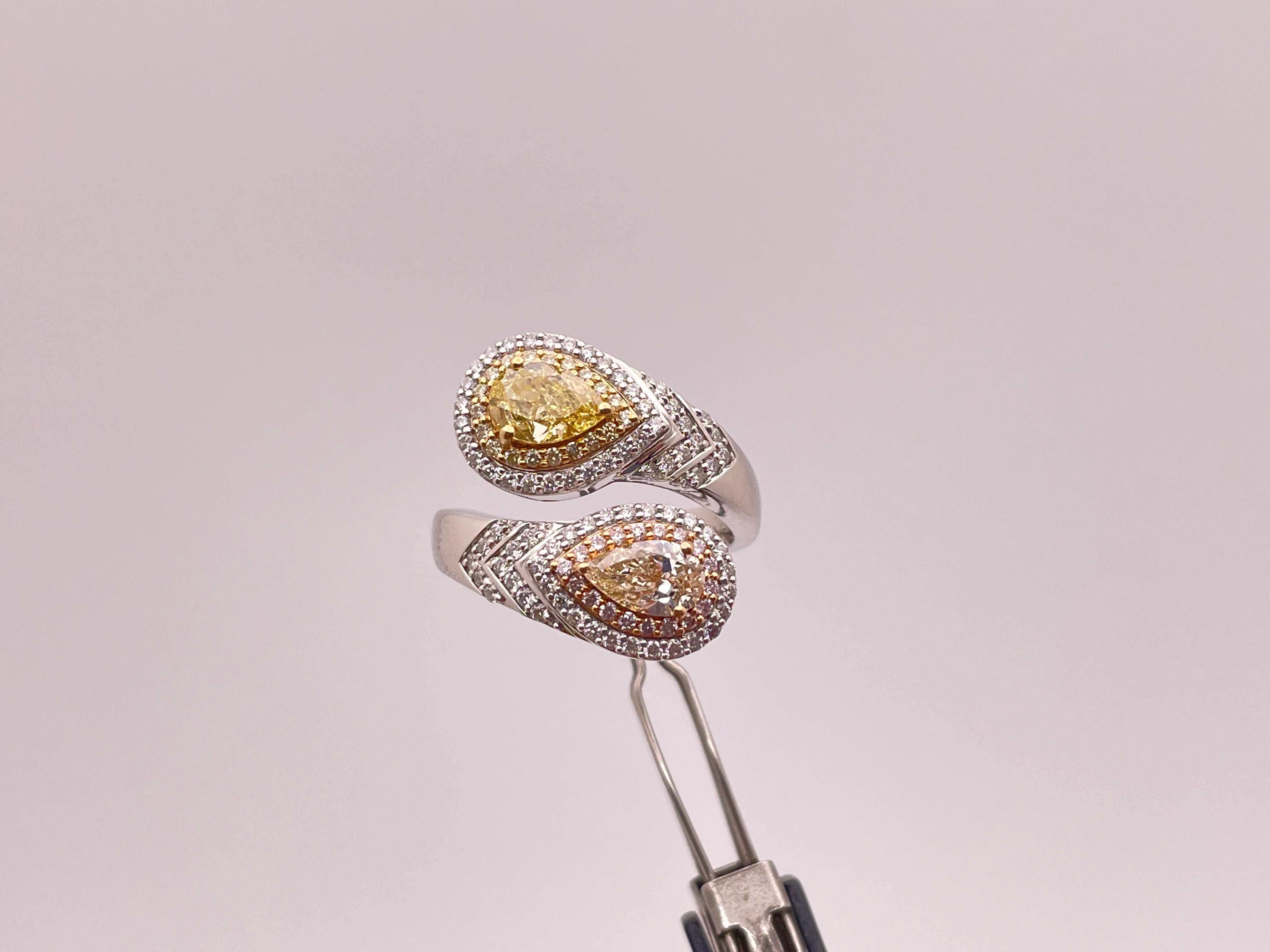 Anello di fidanzamento in oro 18 carati con diamanti IGI Twin Nature Fancy Yellow e Champagne