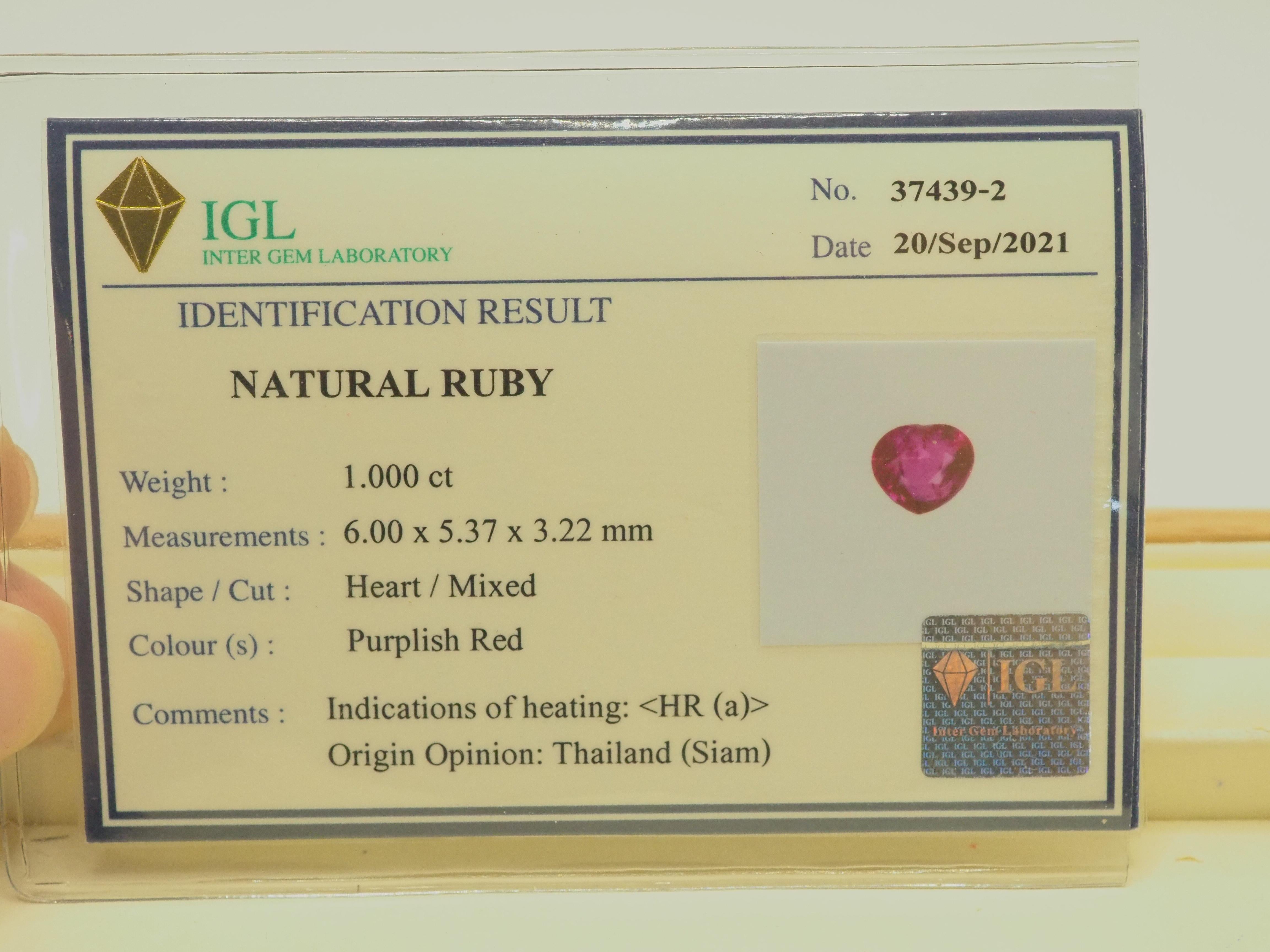 Certifié IGL 1.00ct Rubis thaïlandais taille cœur, 6.00x5.37x3.22 mm en vente 2