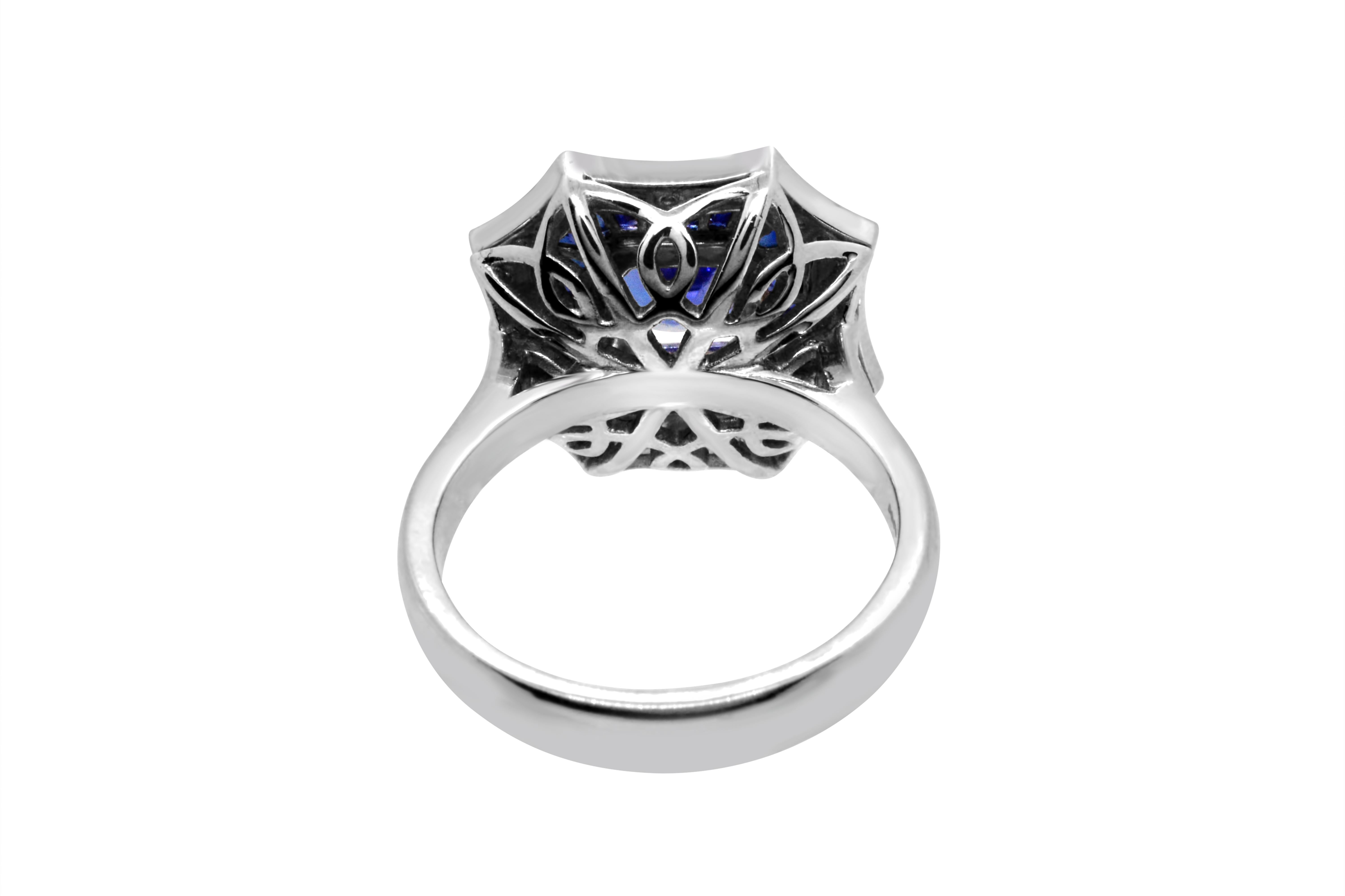 Contemporary 1.45 Cushion Tanzanite Baguette Sapphire Diamond 14K White Gold Cocktail Ring s7 For Sale