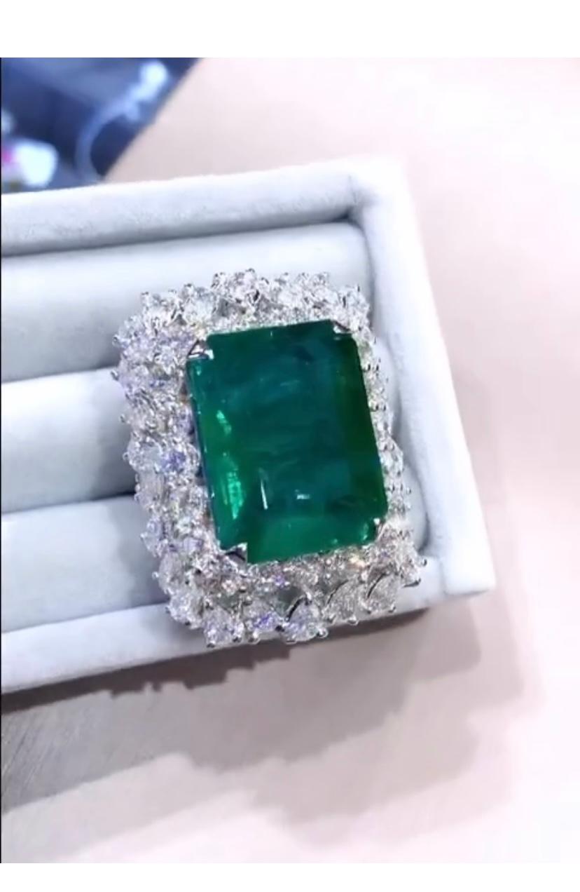 Mixed Cut IGL Certified 29.00 Carat Zambian Emerald  11.10 Ct Diamonds 18K Gold Ring For Sale