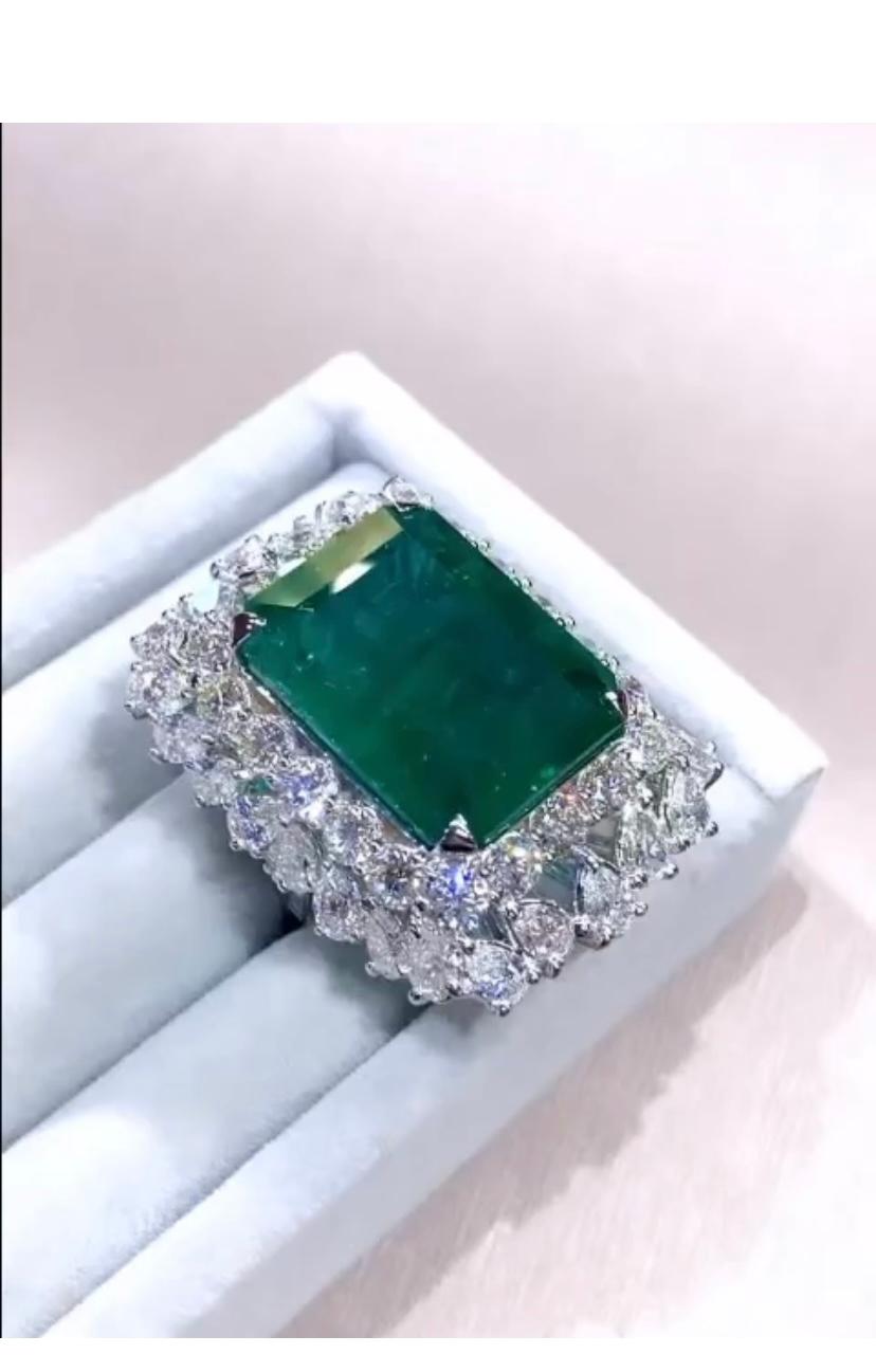 IGL Certified 29.00 Carat Zambian Emerald  11.10 Ct Diamonds 18K Gold Ring For Sale 1