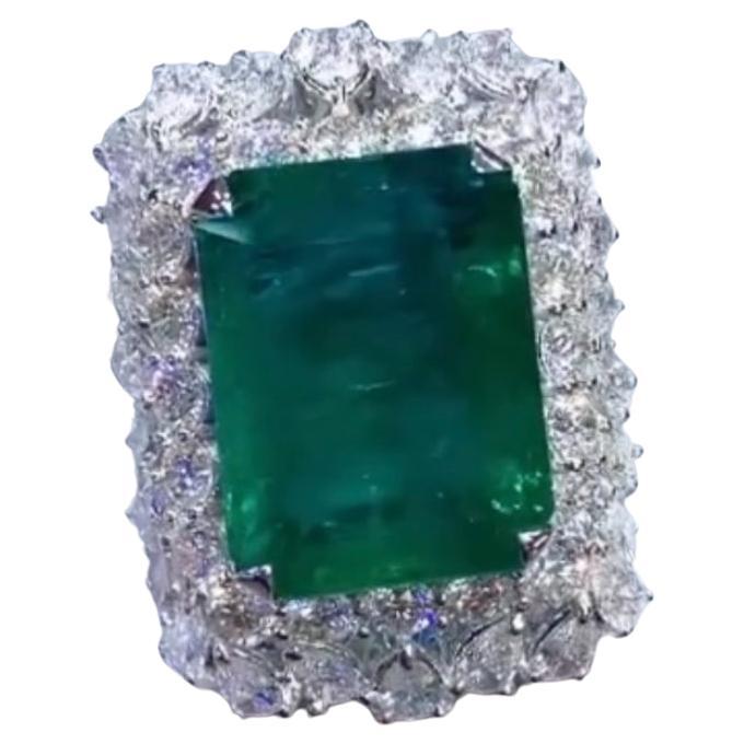 IGL Certified 29.00 Carat Zambian Emerald  11.10 Ct Diamonds 18K Gold Ring For Sale