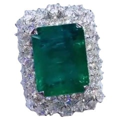IGL Certified 29.00 Carat Zambian Emerald  11.10 Ct Diamonds 18K Gold Ring