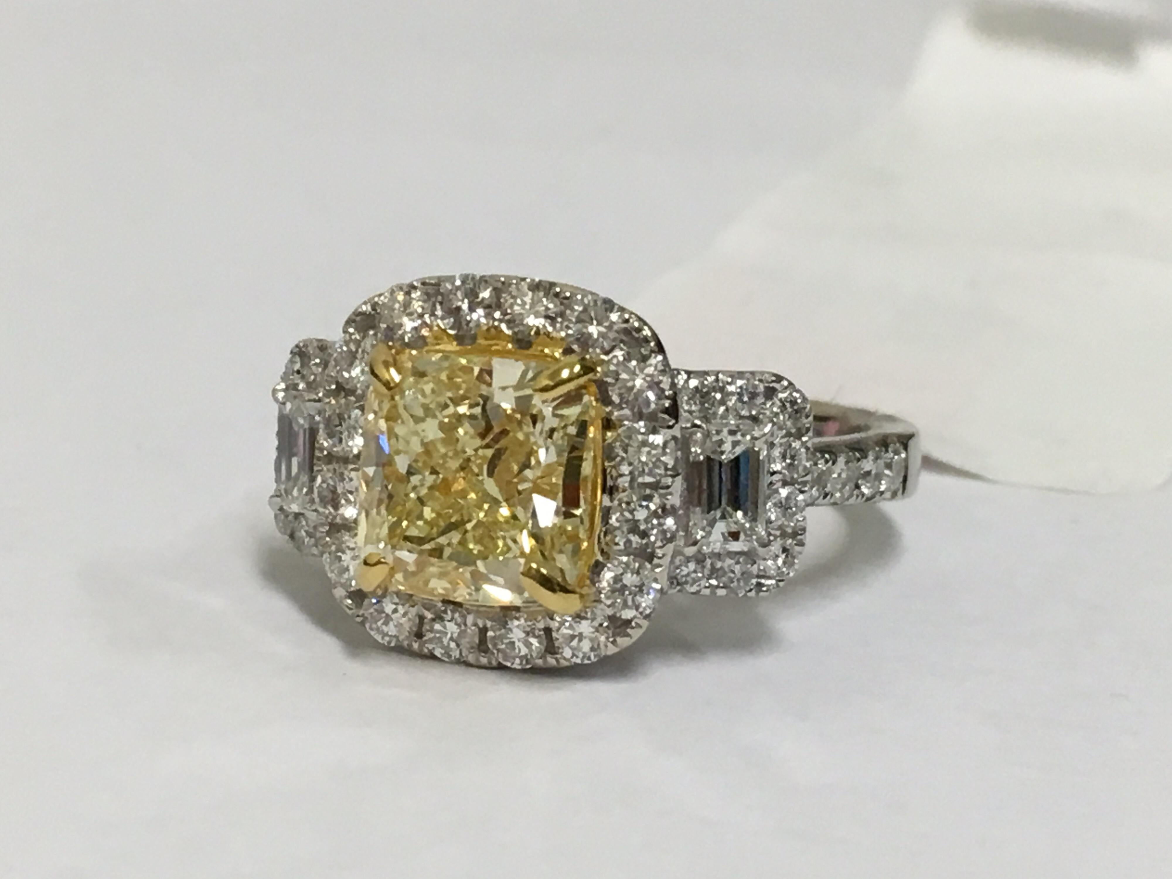 IGL Certified 3.00 Carat Yellow and White Diamond Ring 5