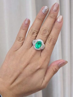 IGL Certified 4.50 Colombian Emerald 2.60 Ct Diamonds 18K Gold Ring