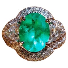 IGL Certified 4.50 Colombian Emerald 2.60 Ct Diamonds 18K Gold Ring
