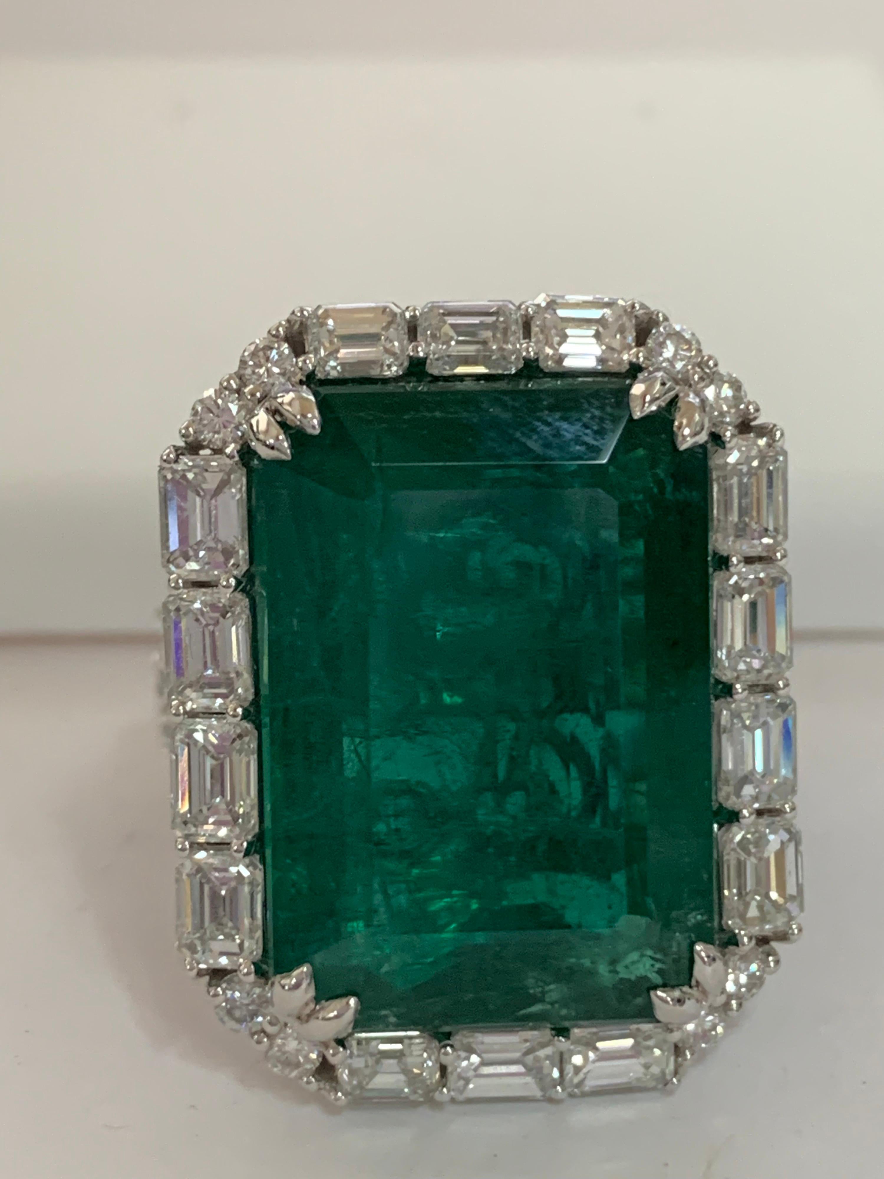 IGLCertified 23.98 Carat Emerald and a Diamond Ring 2