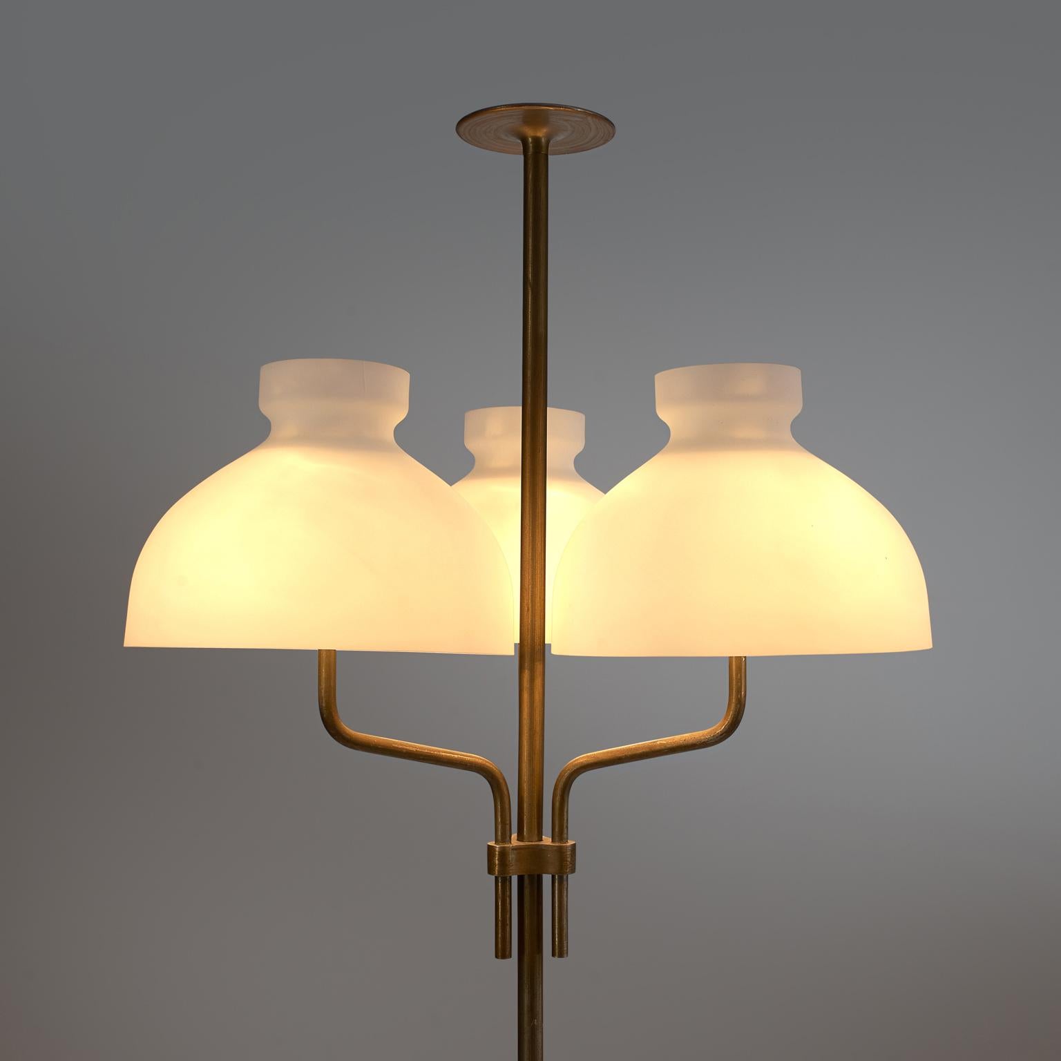 Ignazio Gardella 'Arenzano' Floor Lamp in Brass and Opaline Glass In Good Condition In Waalwijk, NL