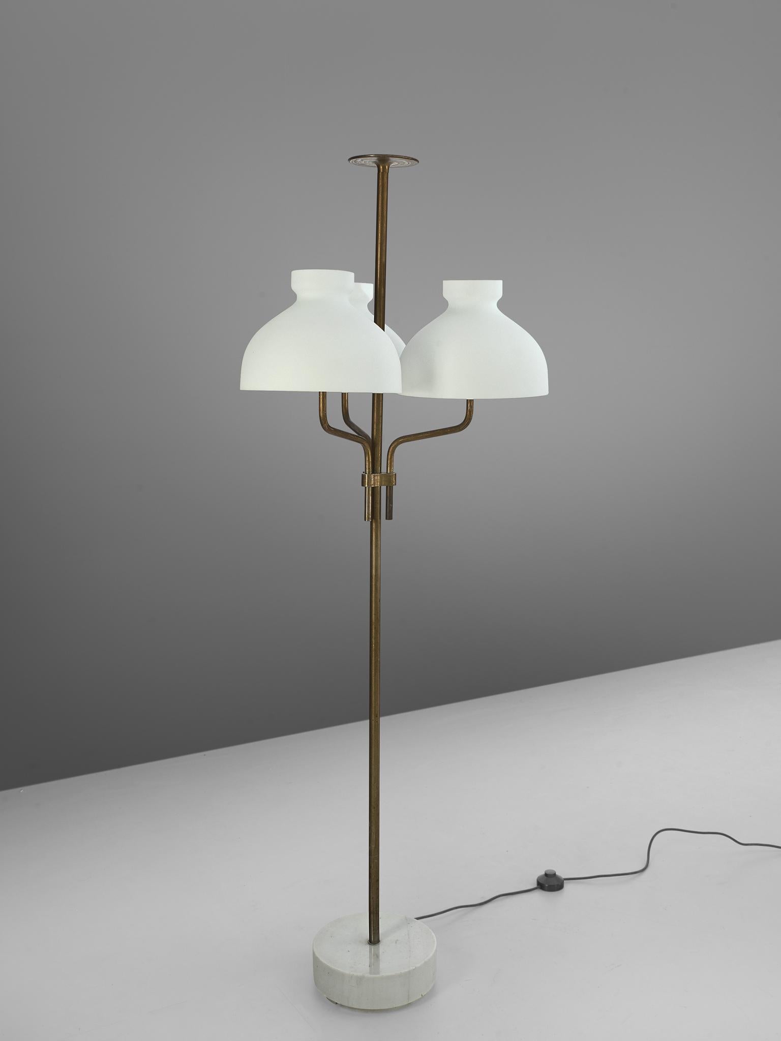 Ignazio Gardella 'Arenzano' Floor Lamp in Brass and Opaline Glass 2